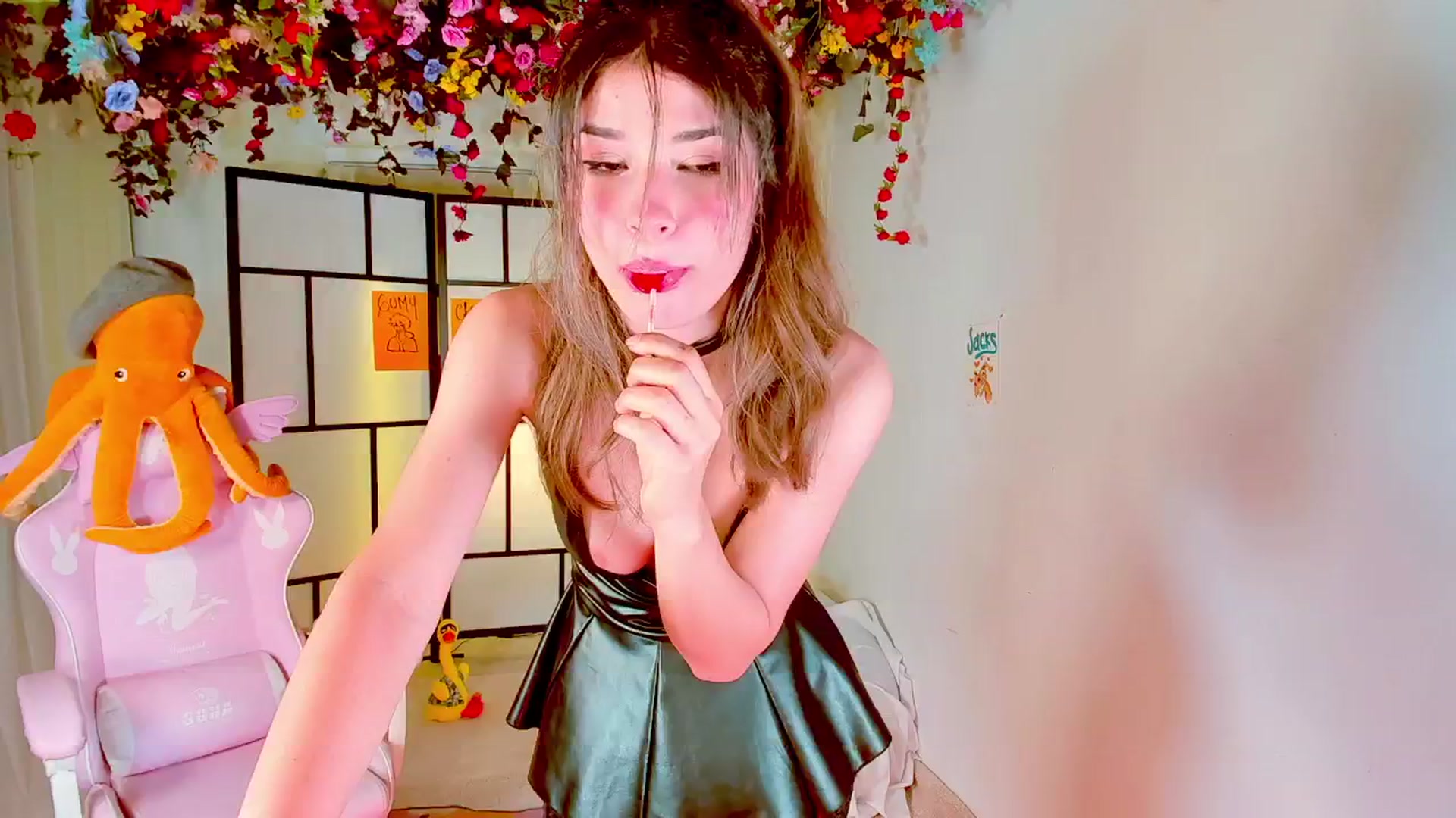 Gallery image thumbnail from Agostinha_Red's myfreecams stream on, 08/27/2024, 21:27 image 10 of 20