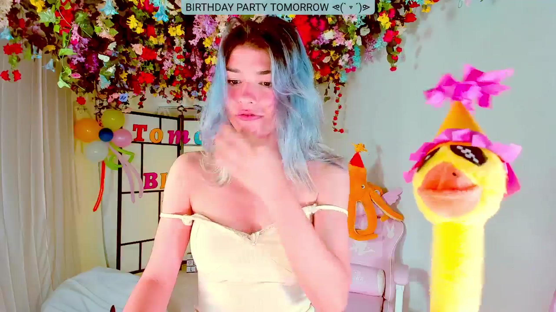 Gallery image thumbnail from Agostinha_Red's myfreecams stream on, 08/31/2024, 22:02 image 12 of 20