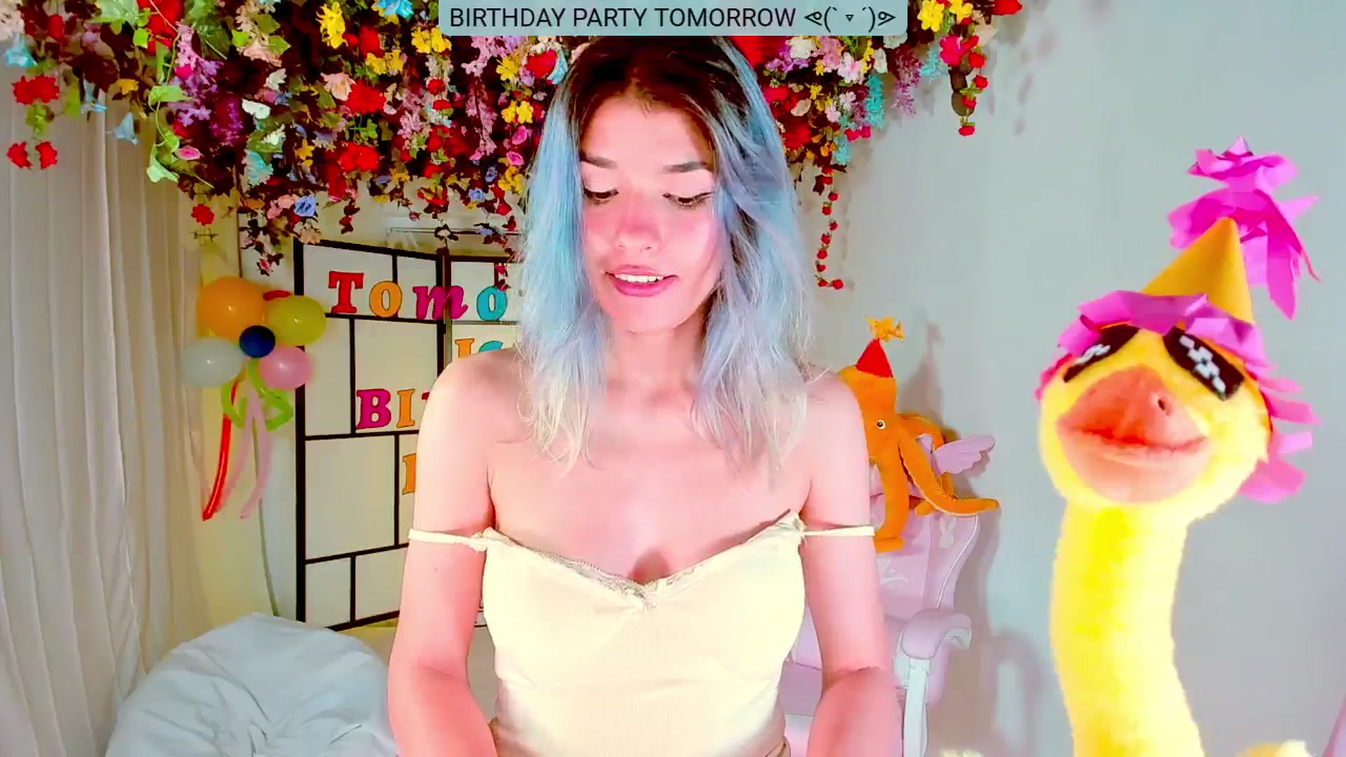Gallery image thumbnail from Agostinha_Red's myfreecams stream on, 08/31/2024, 22:38 image 16 of 20