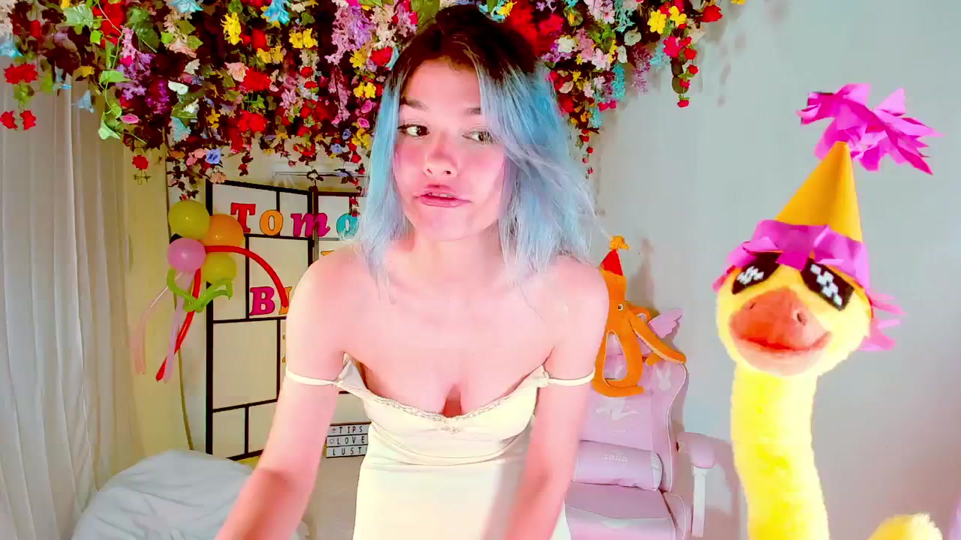 Gallery image thumbnail from Agostinha_Red's myfreecams stream on, 08/31/2024, 23:34 image 3 of 20