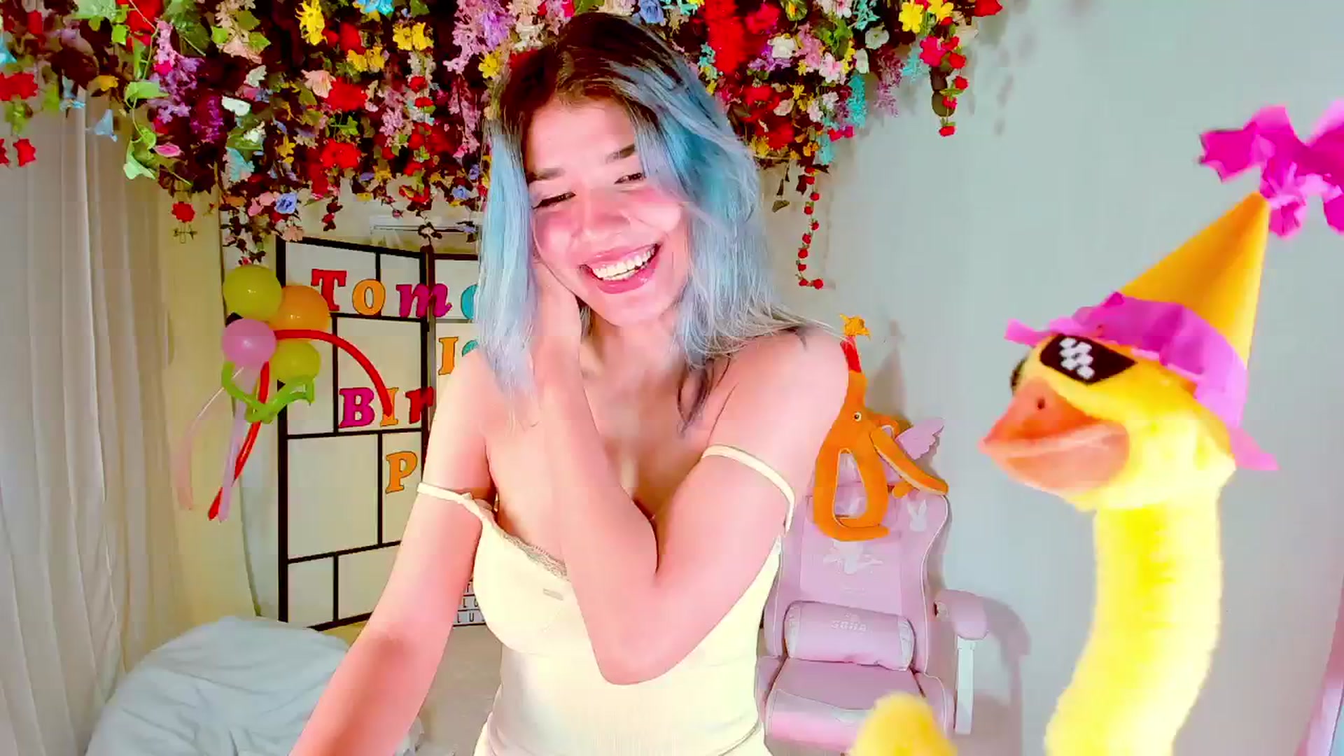 Gallery image thumbnail from Agostinha_Red's myfreecams stream on, 08/31/2024, 23:34 image 9 of 20
