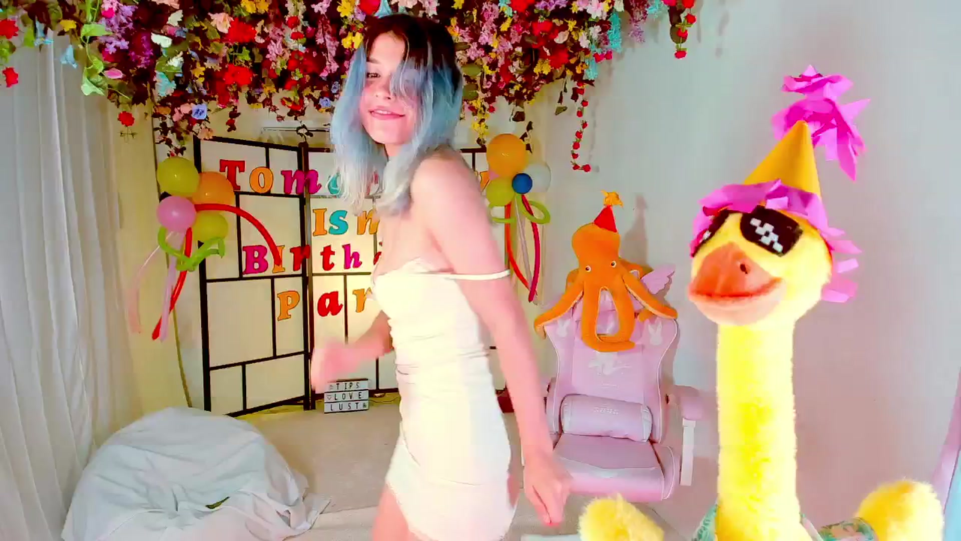 Gallery image thumbnail from Agostinha_Red's myfreecams stream on, 08/31/2024, 23:34 image 19 of 20