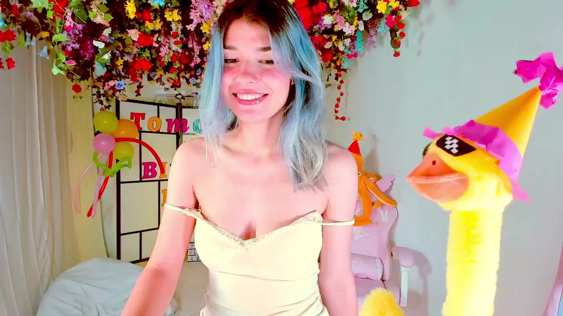 Gallery image thumbnail from Agostinha_Red's myfreecams stream on, 08/31/2024, 23:34 image 7 of 20