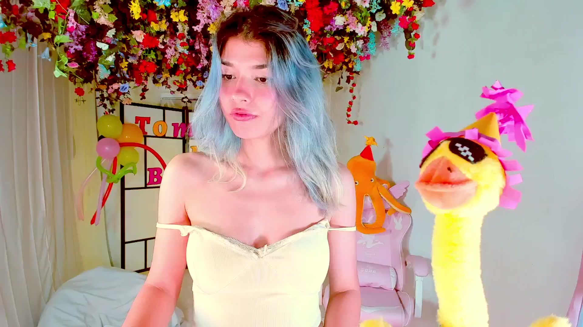 Gallery image thumbnail from Agostinha_Red's myfreecams stream on, 08/31/2024, 23:34 image 15 of 20