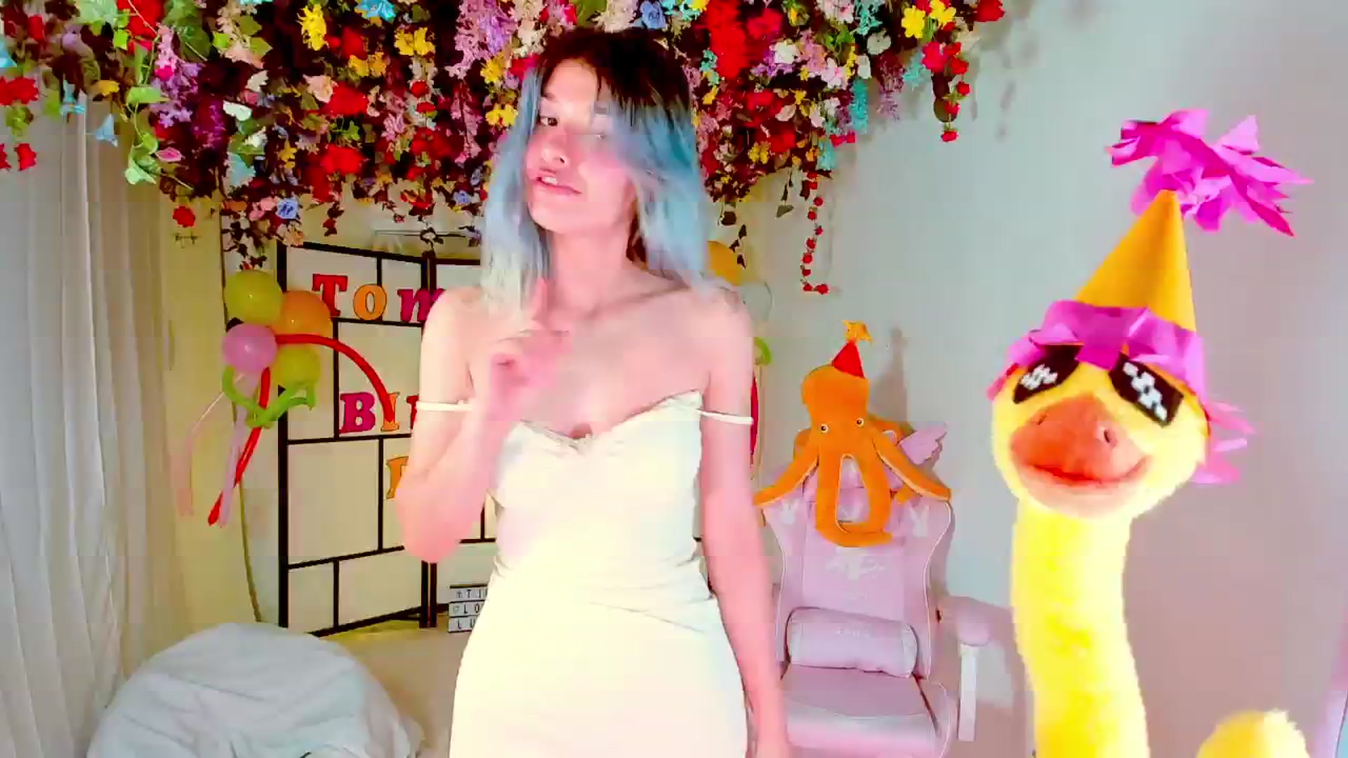 Gallery image thumbnail from Agostinha_Red's myfreecams stream on, 08/31/2024, 23:34 image 5 of 20