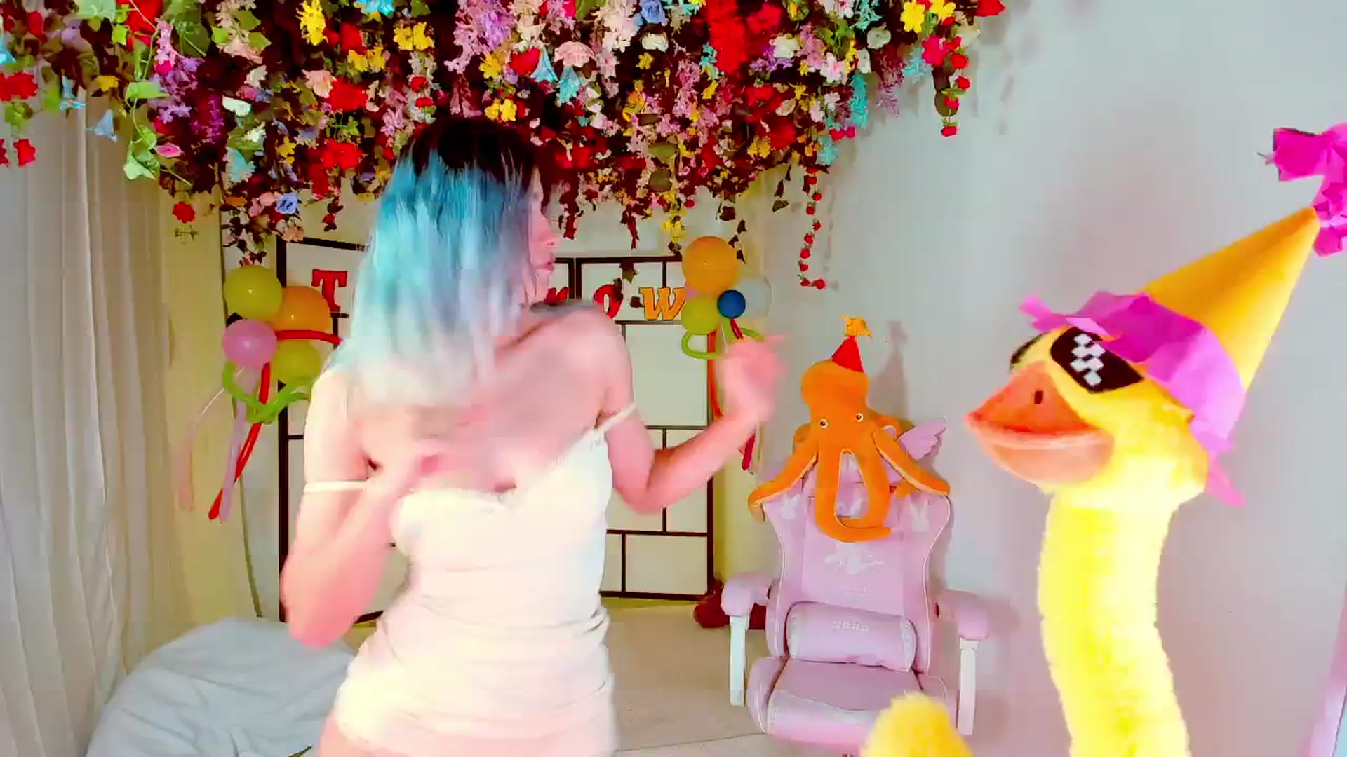 Gallery image thumbnail from Agostinha_Red's myfreecams stream on, 08/31/2024, 23:34 image 6 of 20