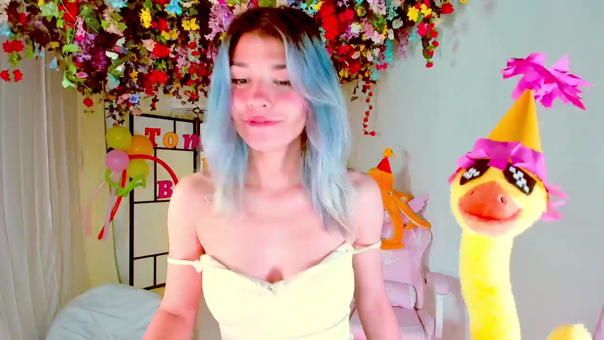 Gallery image thumbnail from Agostinha_Red's myfreecams stream on, 08/31/2024, 23:34 image 2 of 20