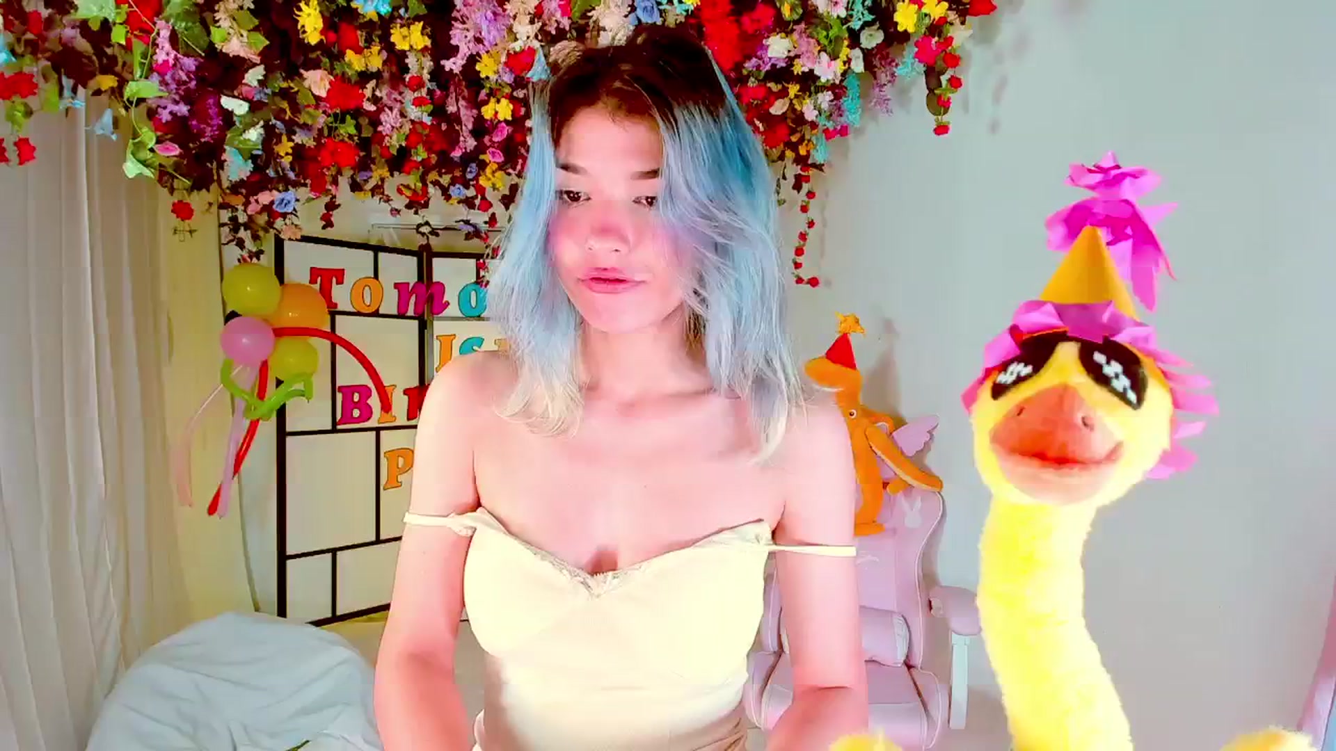 Gallery image thumbnail from Agostinha_Red's myfreecams stream on, 08/31/2024, 23:34 image 13 of 20
