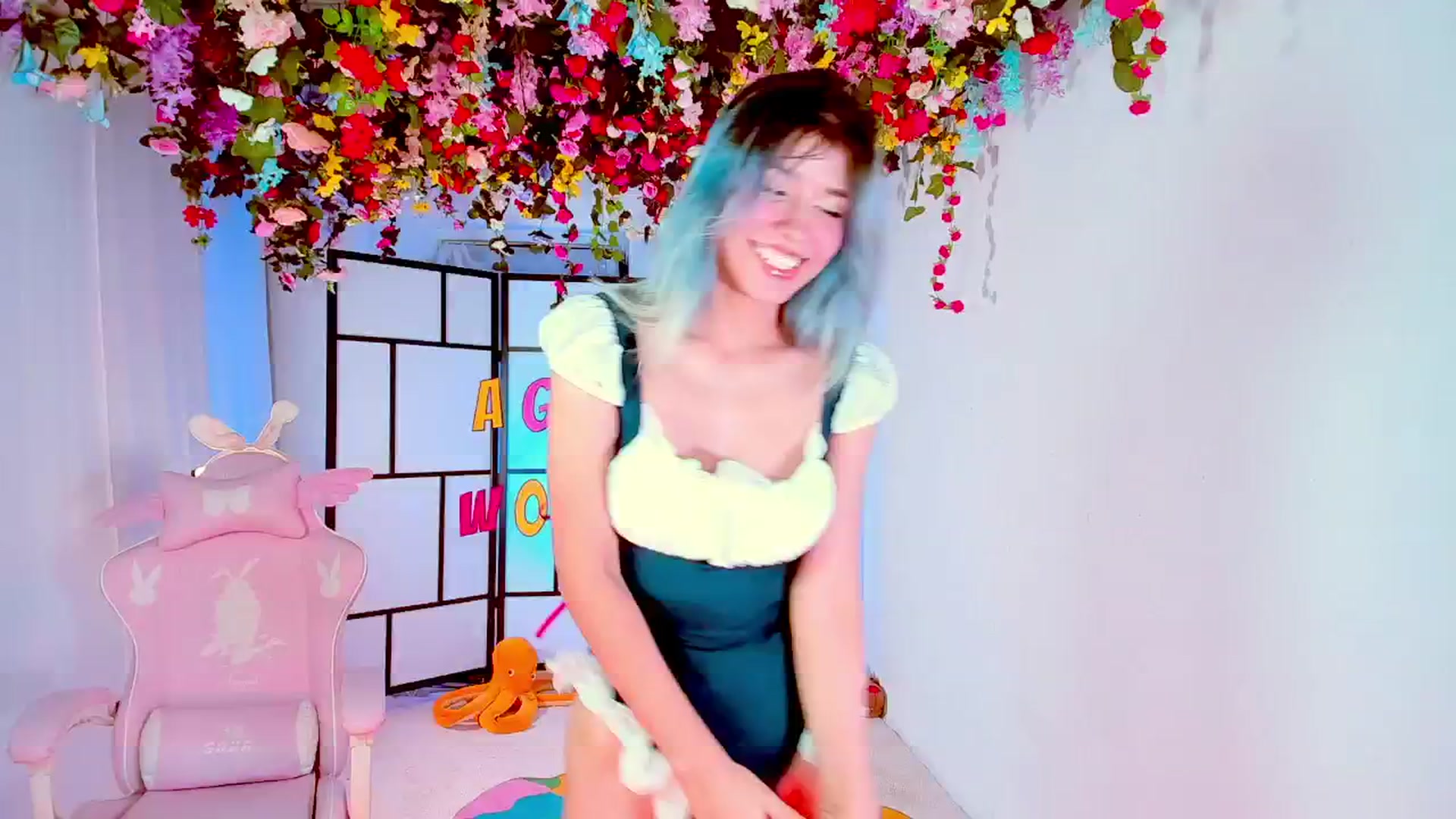 Gallery image thumbnail from Agostinha_Red's myfreecams stream on, 09/07/2024, 22:27 image 1 of 20