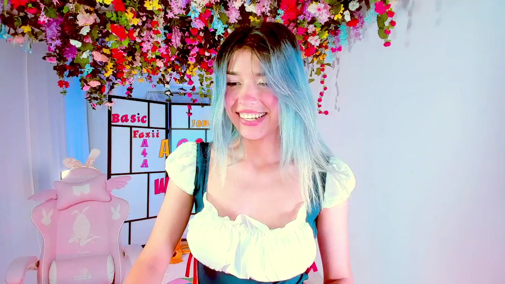 Gallery image thumbnail from Agostinha_Red's myfreecams stream on, 09/08/2024, 24:02 image 11 of 20