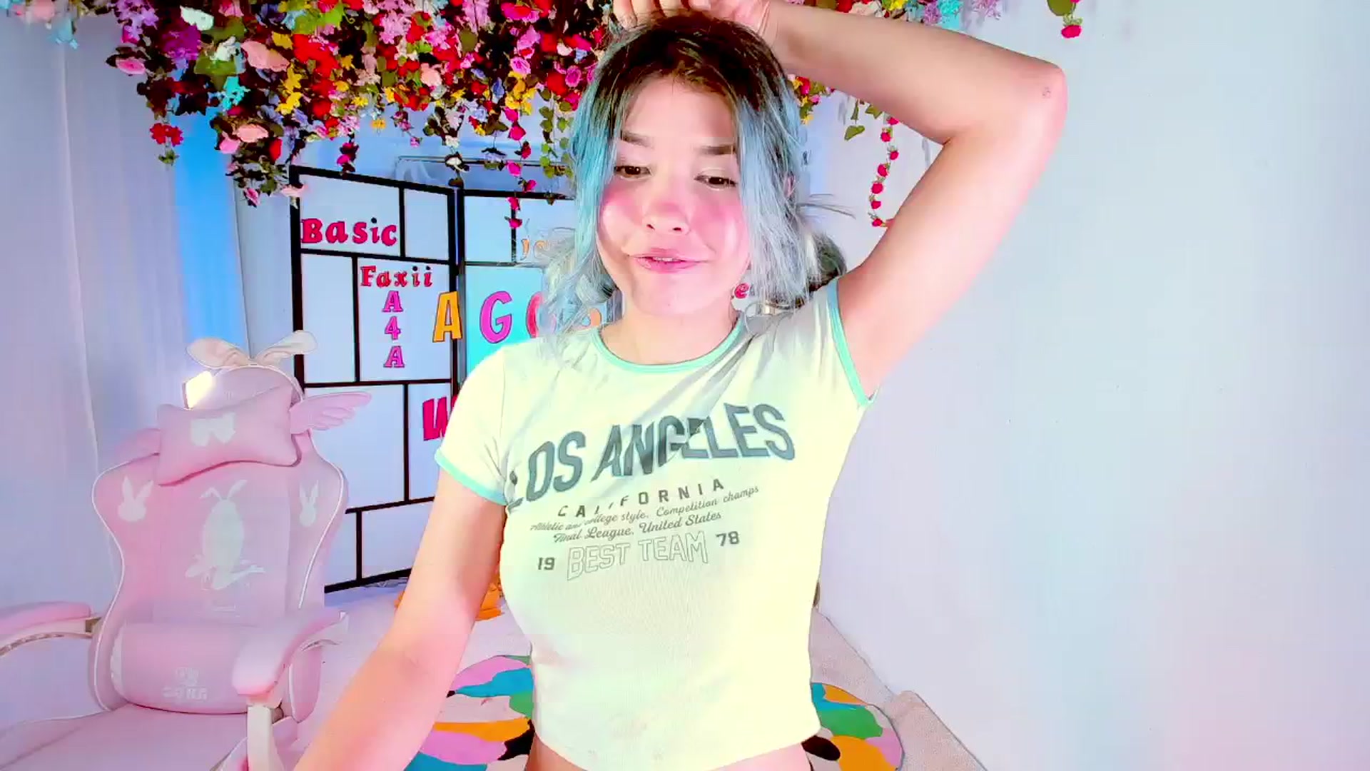 Gallery image thumbnail from Agostinha_Red's myfreecams stream on, 09/09/2024, 23:06 image 16 of 20