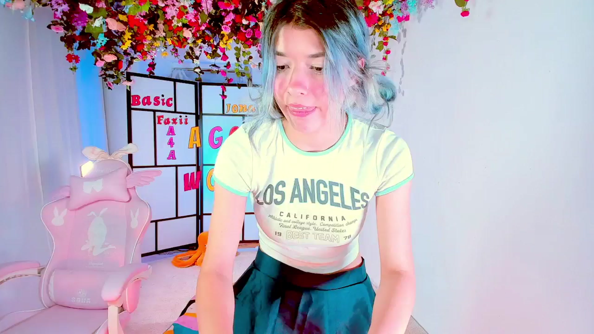 Gallery image thumbnail from Agostinha_Red's myfreecams stream on, 09/09/2024, 23:06 image 18 of 20