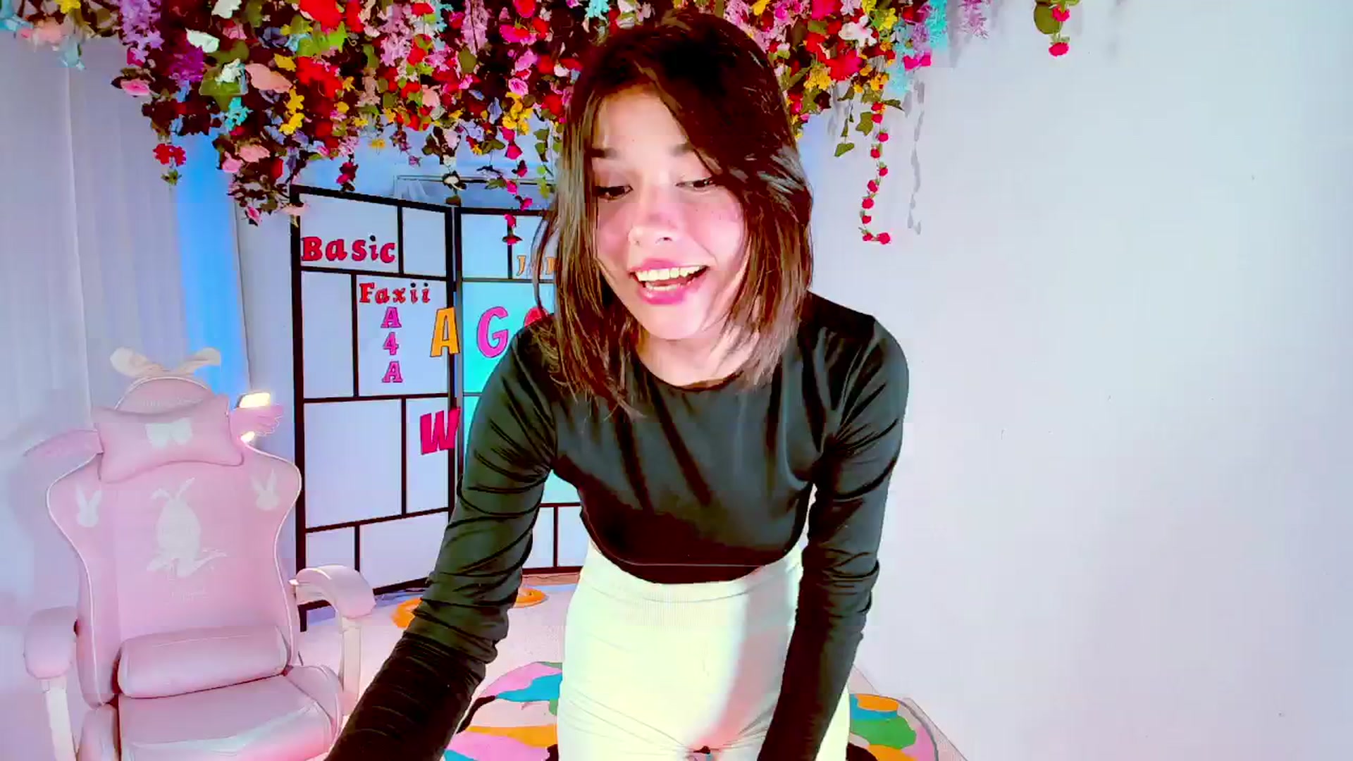 Gallery image thumbnail from Agostinha_Red's myfreecams stream on, 09/13/2024, 02:21 image 6 of 20