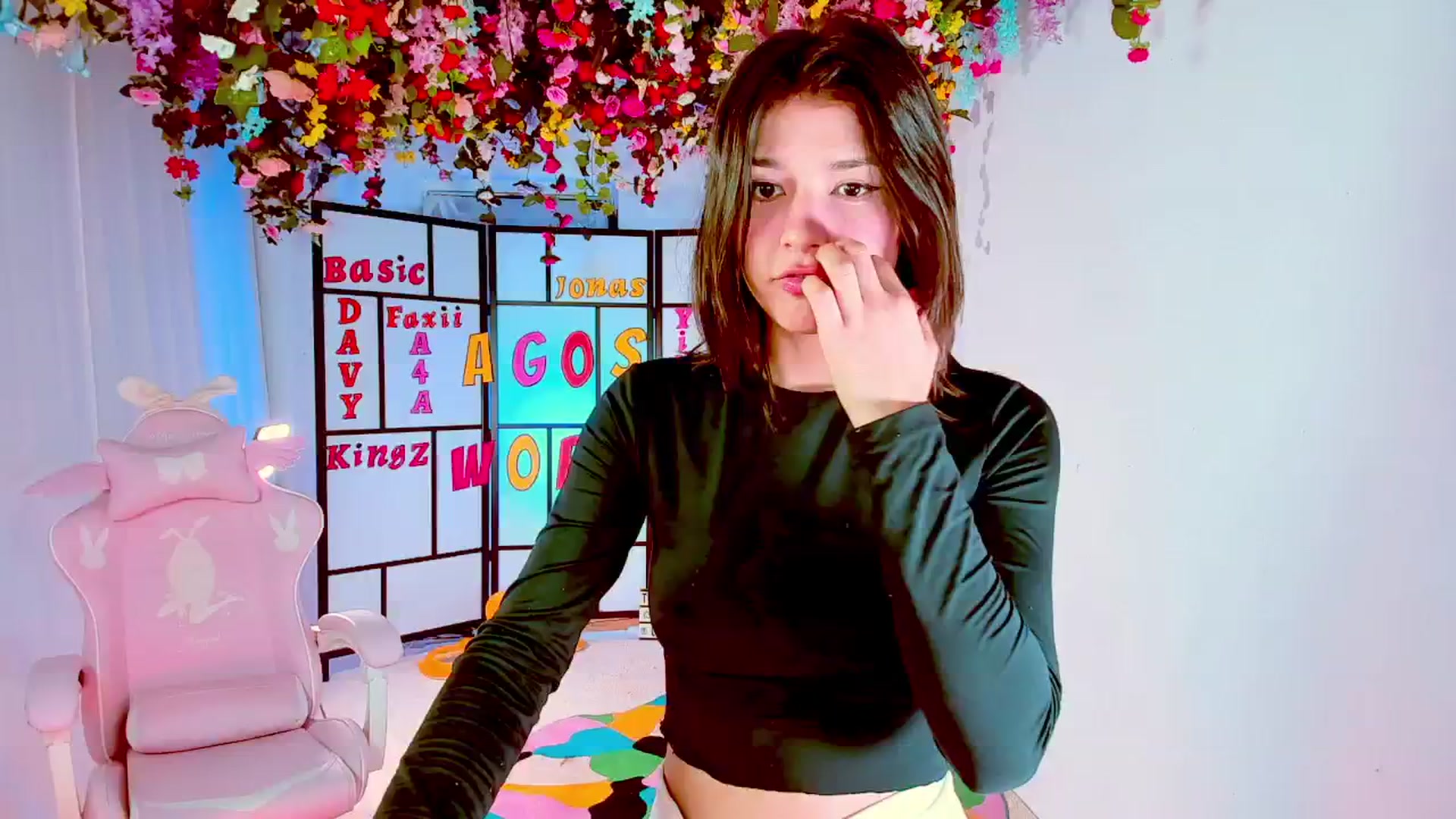 Gallery image thumbnail from Agostinha_Red's myfreecams stream on, 09/13/2024, 02:21 image 20 of 20