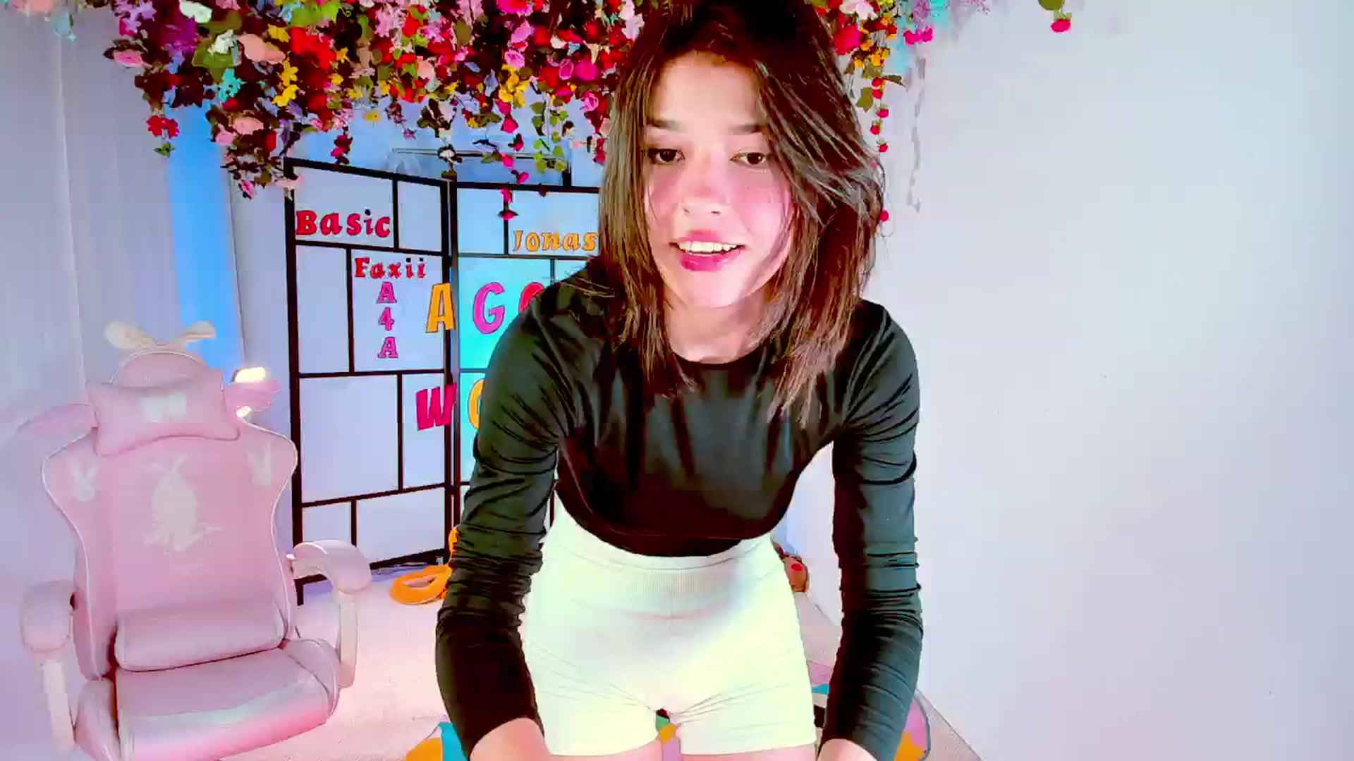 Gallery image thumbnail from Agostinha_Red's myfreecams stream on, 09/13/2024, 02:21 image 3 of 20