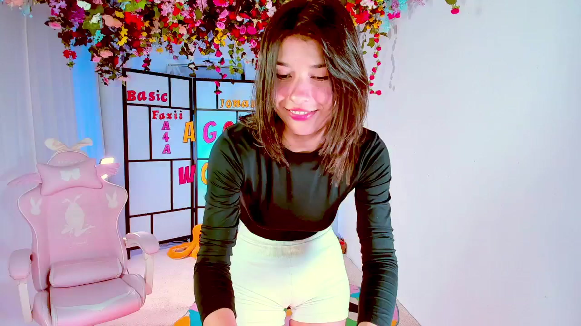 Gallery image thumbnail from Agostinha_Red's myfreecams stream on, 09/13/2024, 02:21 image 4 of 20