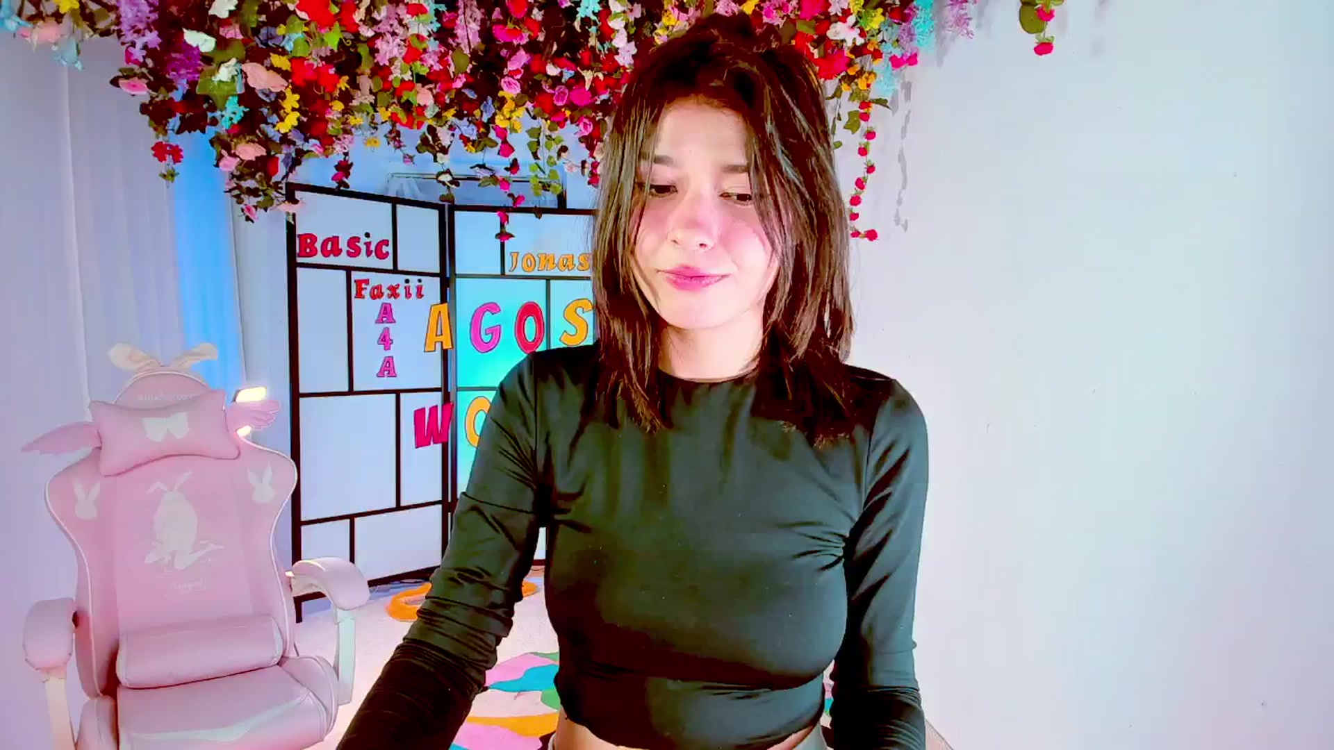 Gallery image thumbnail from Agostinha_Red's myfreecams stream on, 09/13/2024, 02:21 image 9 of 20