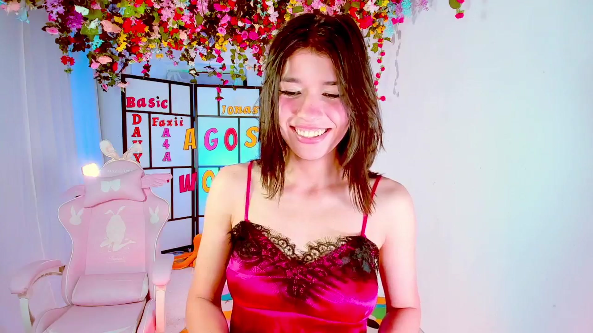 Gallery image thumbnail from Agostinha_Red's myfreecams stream on, 09/15/2024, 10:24 image 10 of 20