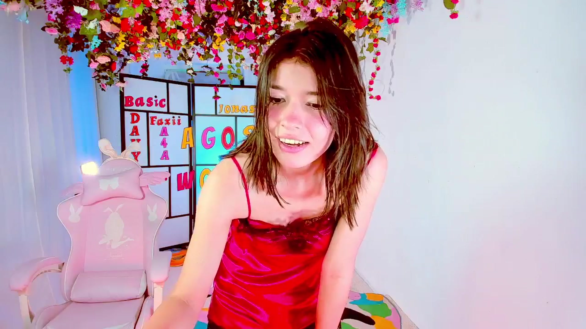 Gallery image thumbnail from Agostinha_Red's myfreecams stream on, 09/15/2024, 10:24 image 16 of 20