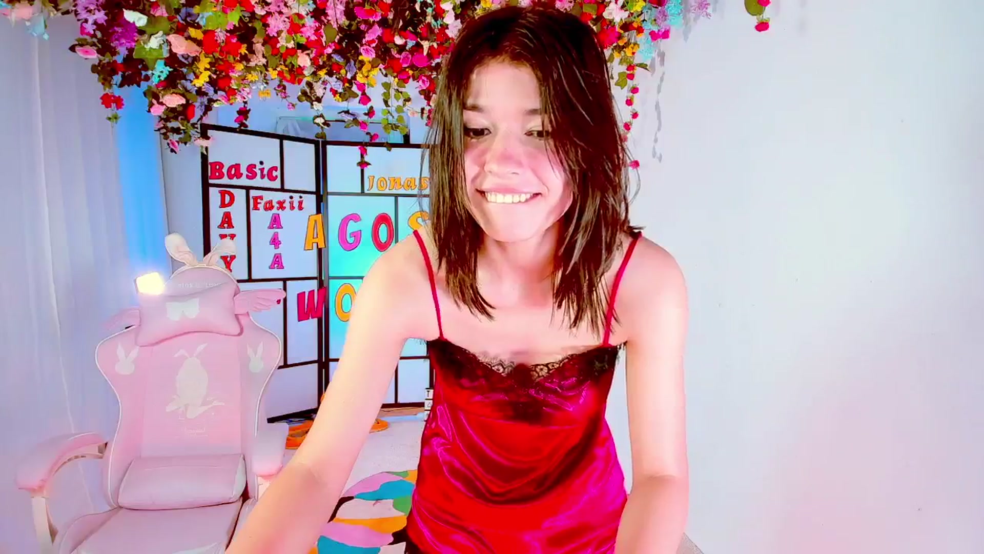 Gallery image thumbnail from Agostinha_Red's myfreecams stream on, 09/15/2024, 10:24 image 17 of 20