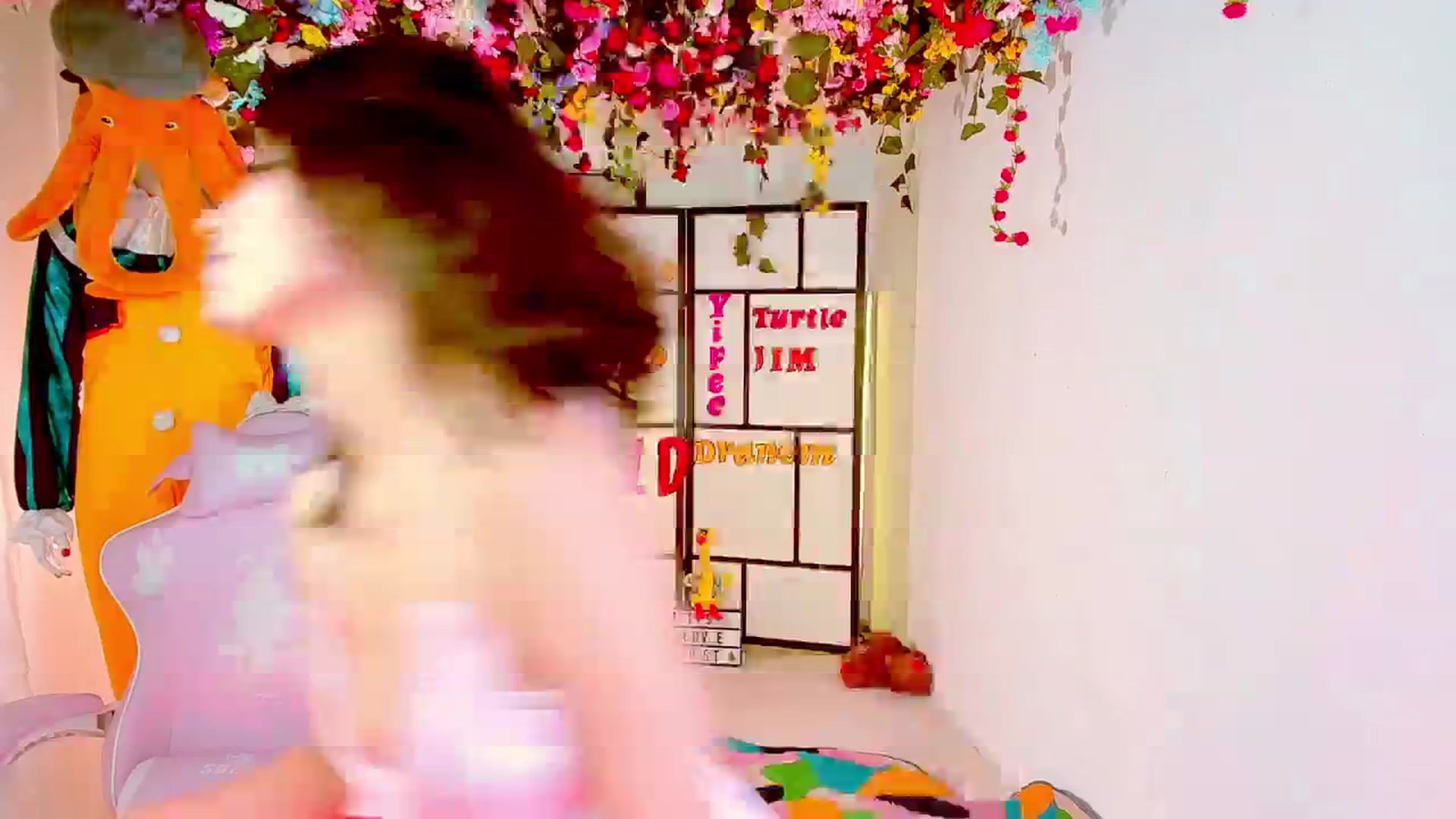 Gallery image thumbnail from Agostinha_Red's myfreecams stream on, 09/26/2024, 14:17 image 16 of 20