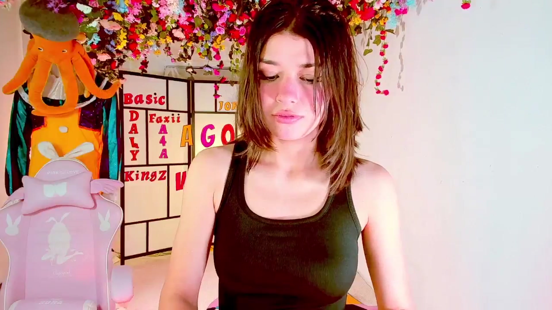 Gallery image thumbnail from Agostinha_Red's myfreecams stream on, 09/27/2024, 18:11 image 9 of 20