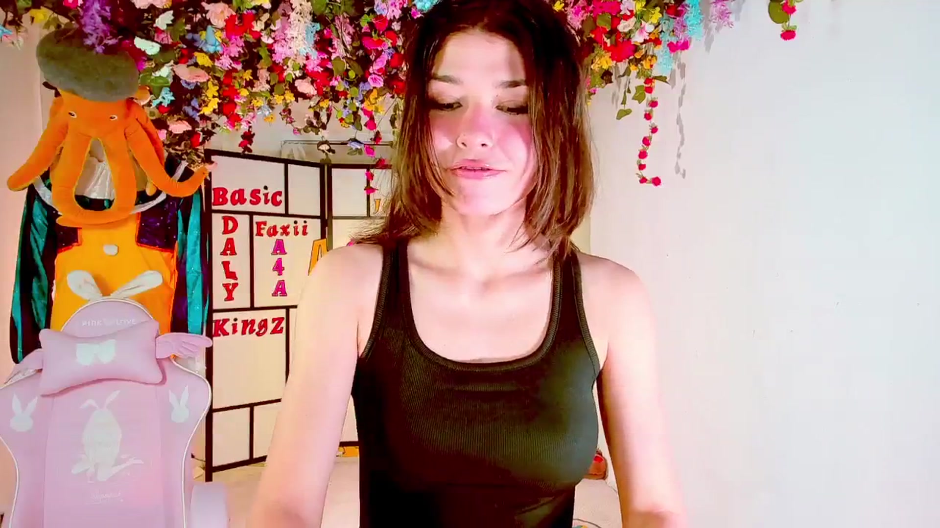 Gallery image thumbnail from Agostinha_Red's myfreecams stream on, 09/27/2024, 18:11 image 14 of 20