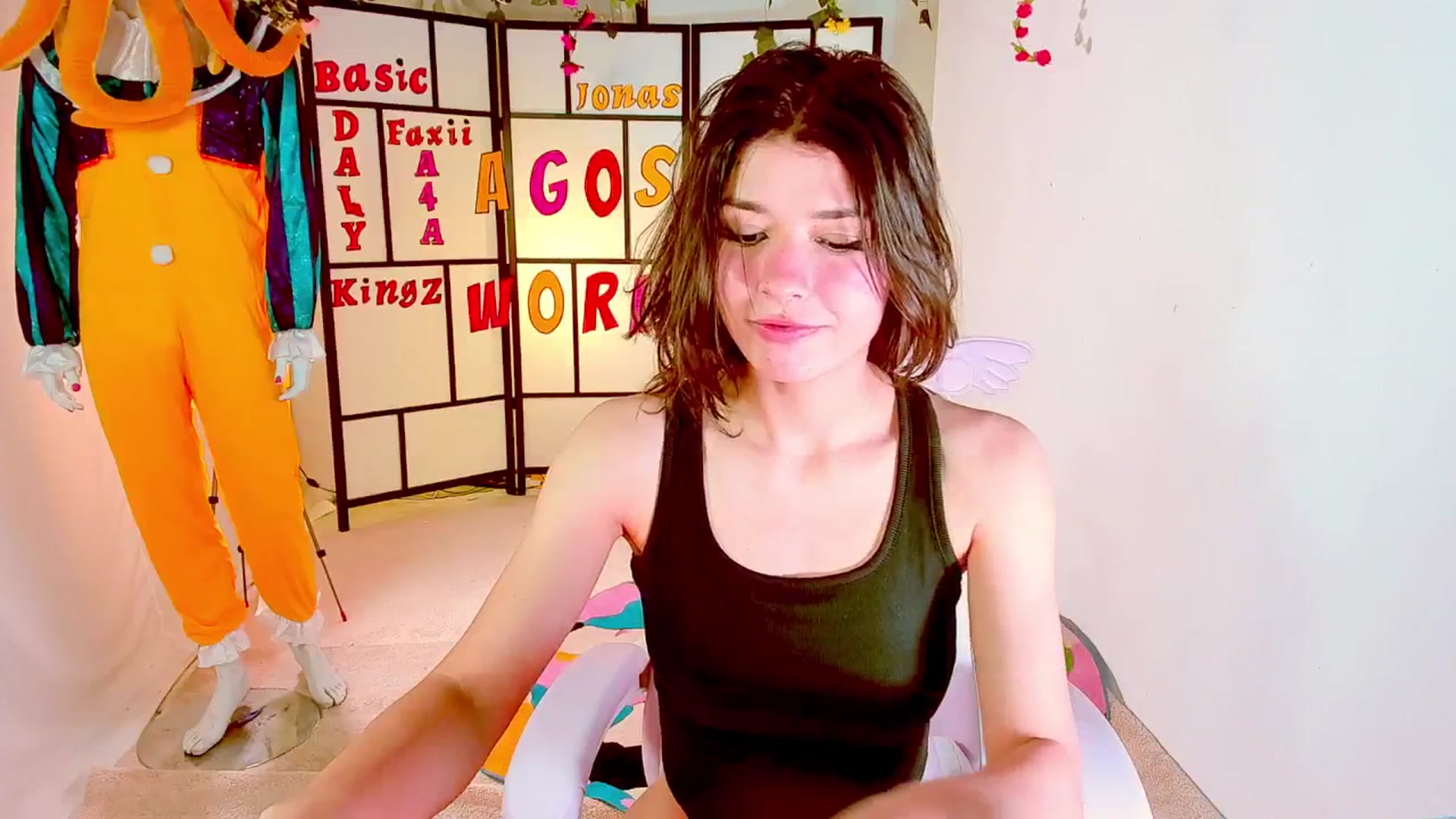 Gallery image thumbnail from Agostinha_Red's myfreecams stream on, 09/27/2024, 18:11 image 18 of 20