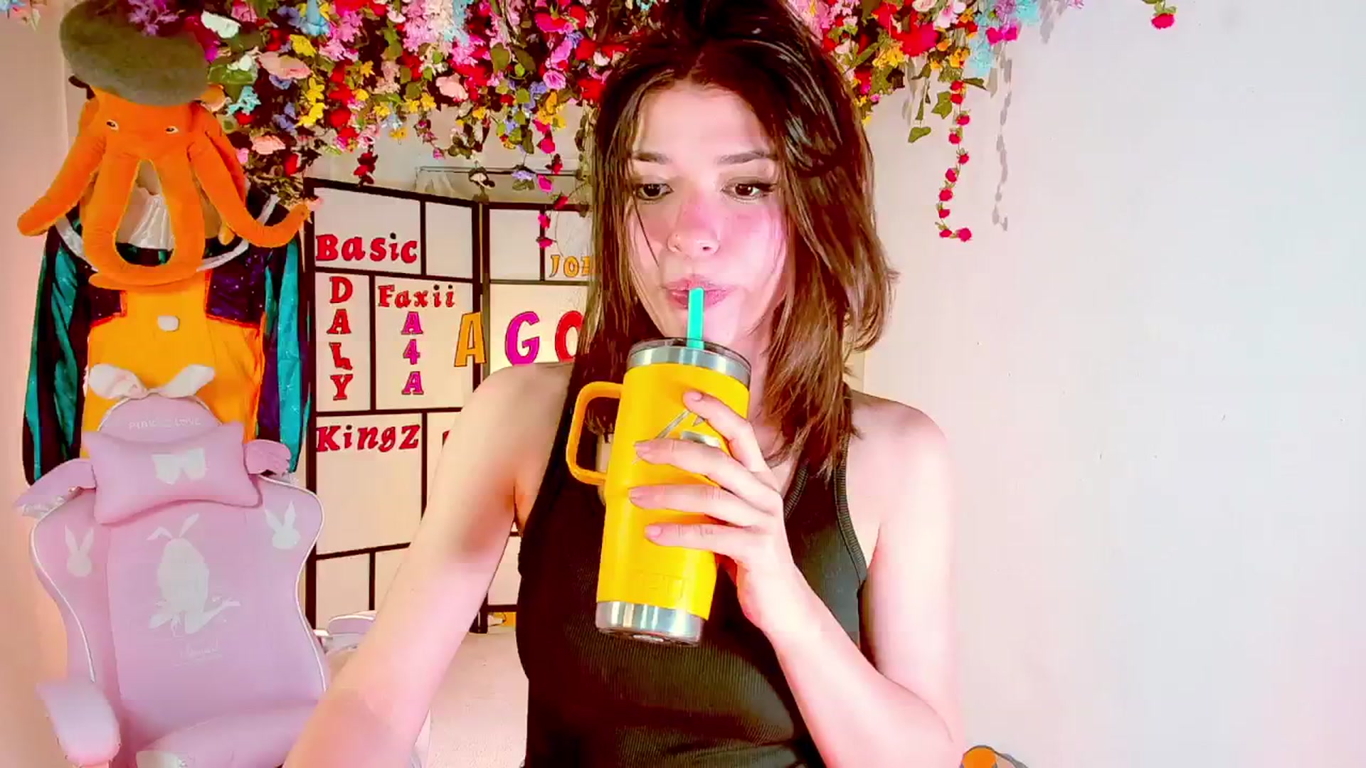 Gallery image thumbnail from Agostinha_Red's myfreecams stream on, 09/27/2024, 19:18 image 12 of 20