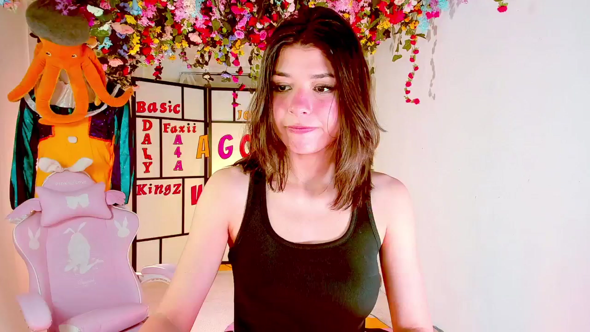 Gallery image thumbnail from Agostinha_Red's myfreecams stream on, 09/27/2024, 19:18 image 16 of 20