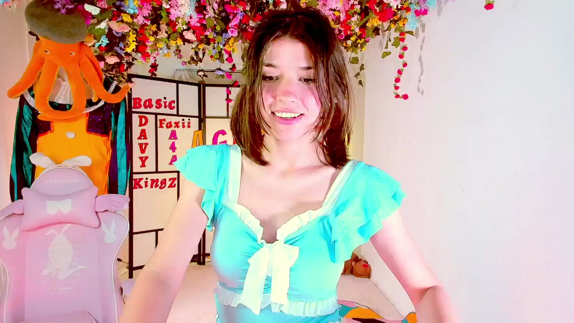 Gallery image thumbnail from Agostinha_Red's myfreecams stream on, 09/28/2024, 17:00 image 17 of 20