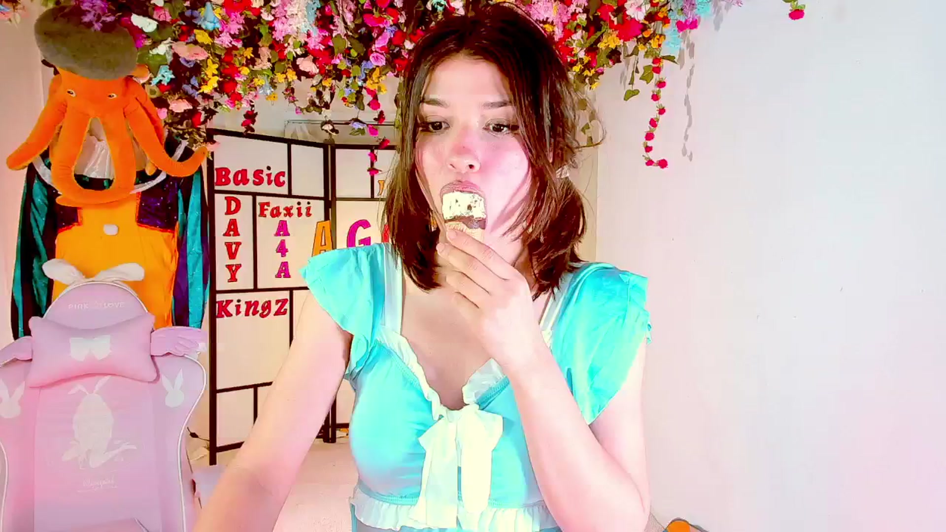 Gallery image thumbnail from Agostinha_Red's myfreecams stream on, 09/28/2024, 17:00 image 3 of 20