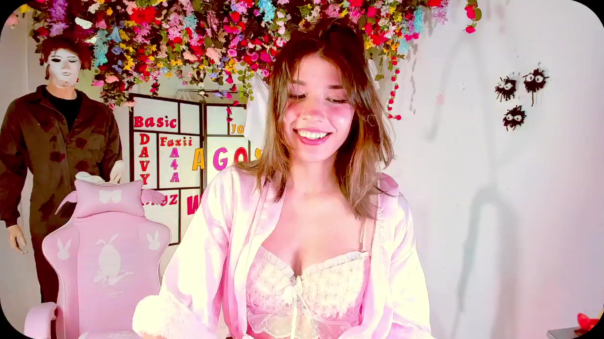 Gallery image thumbnail from Agostinha_Red's myfreecams stream on, 10/25/2024, 21:57 image 4 of 20