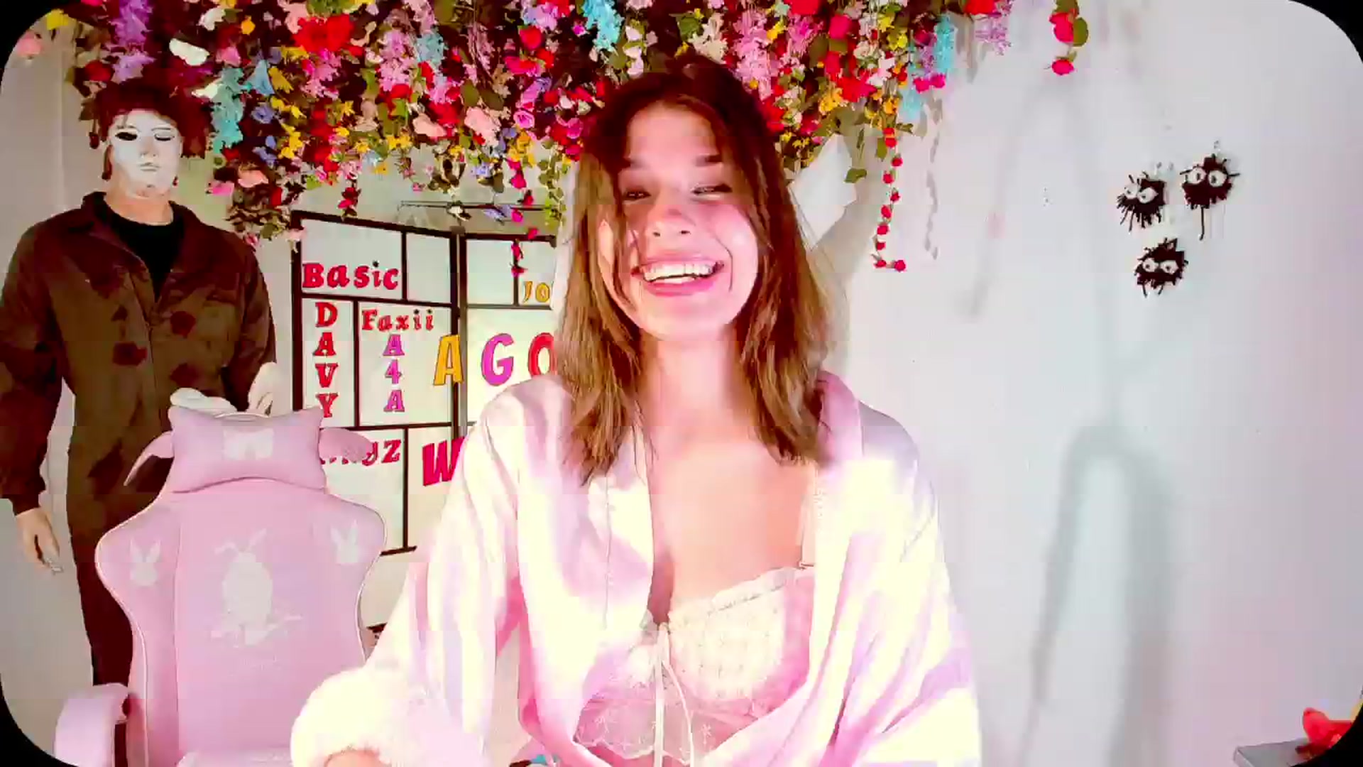 Gallery image thumbnail from Agostinha_Red's myfreecams stream on, 10/25/2024, 21:57 image 5 of 20
