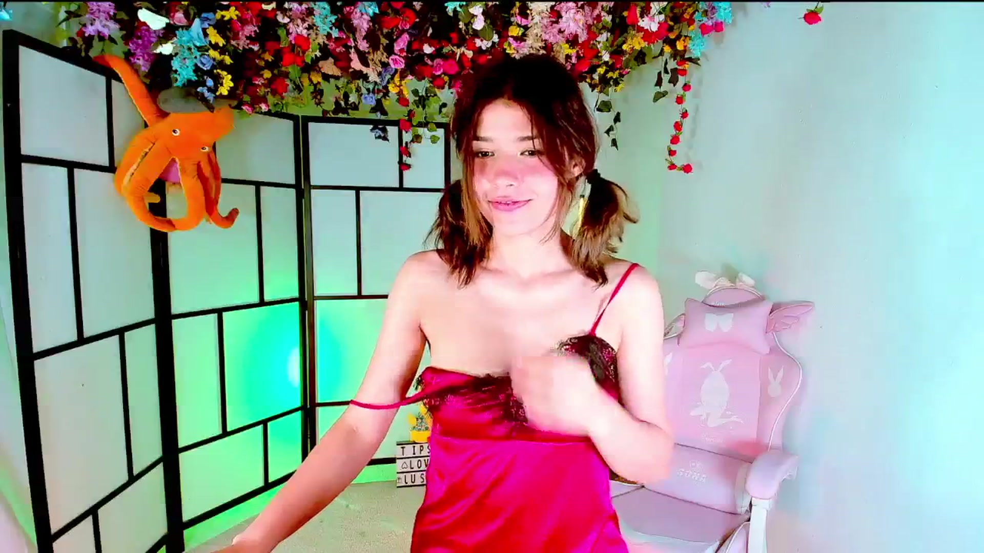 Gallery image thumbnail from Agostinha_Red's myfreecams stream on, 11/06/2024, 21:01 image 15 of 20