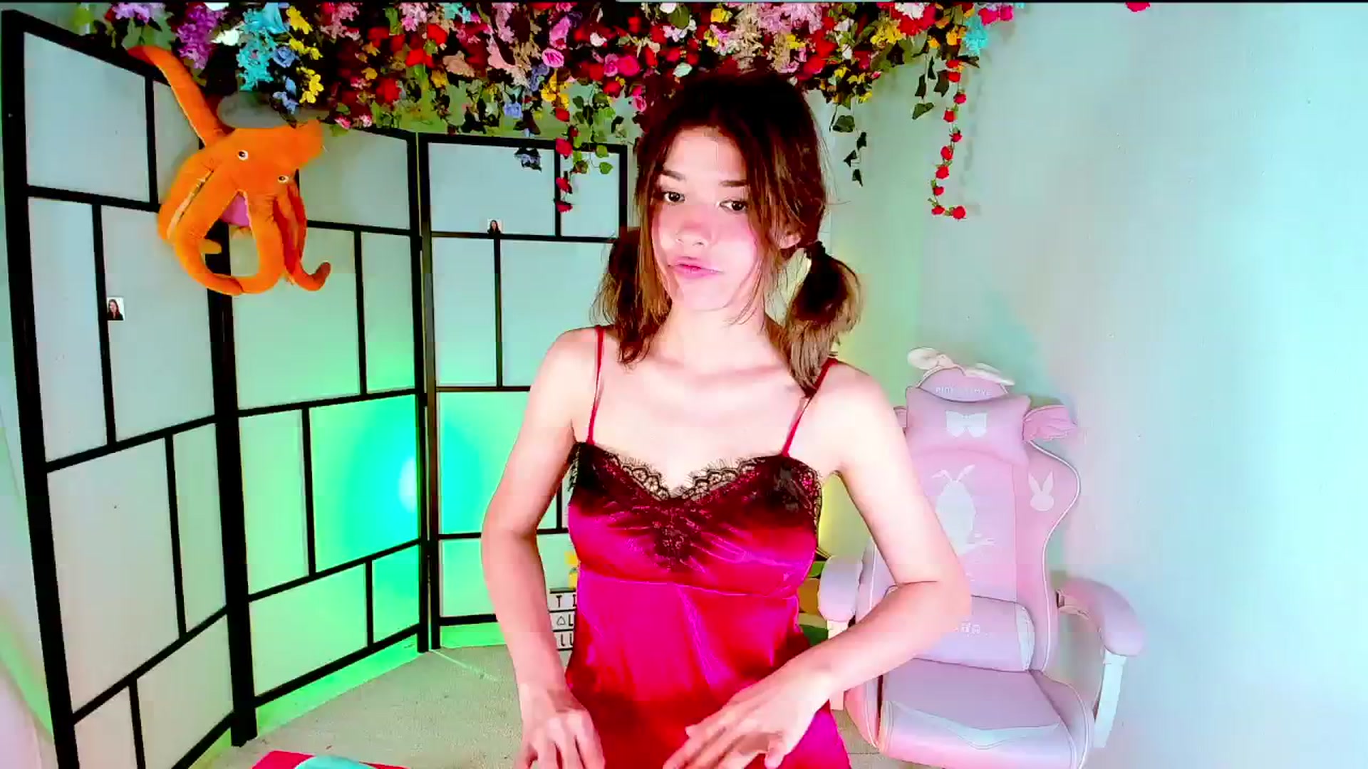 Gallery image thumbnail from Agostinha_Red's myfreecams stream on, 11/06/2024, 21:50 image 12 of 20