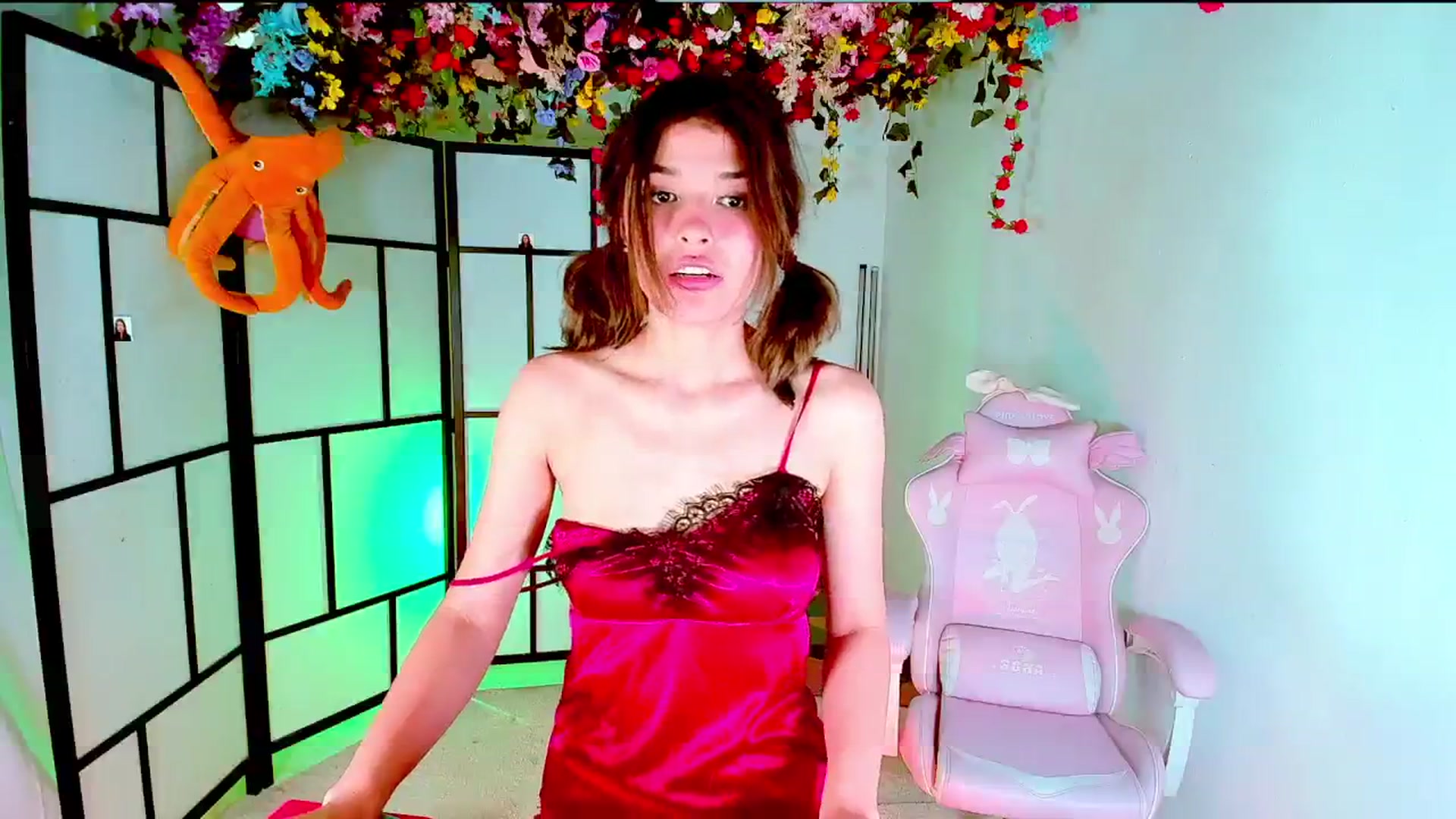 Gallery image thumbnail from Agostinha_Red's myfreecams stream on, 11/06/2024, 21:50 image 15 of 20