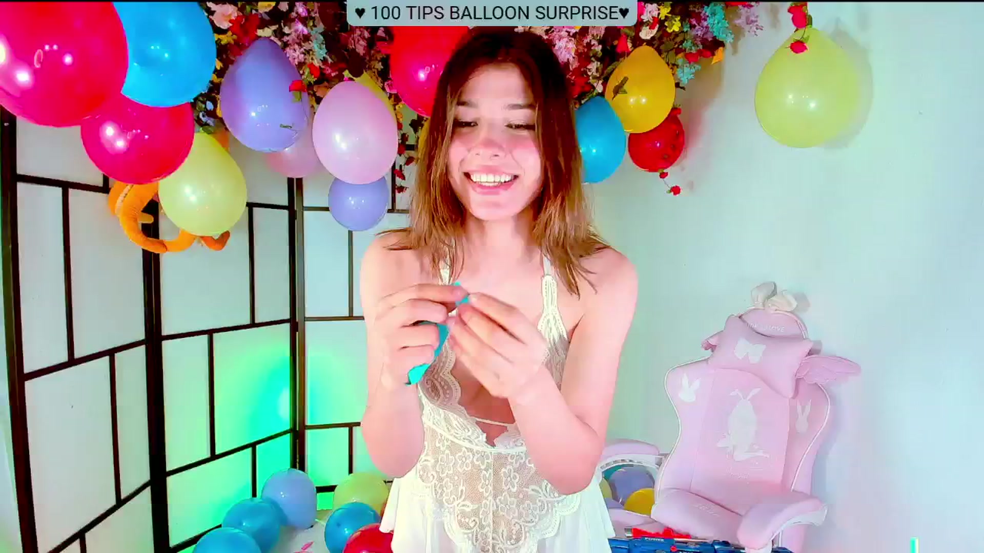 Gallery image thumbnail from Agostinha_Red's myfreecams stream on, 11/10/2024, 20:56 image 9 of 20