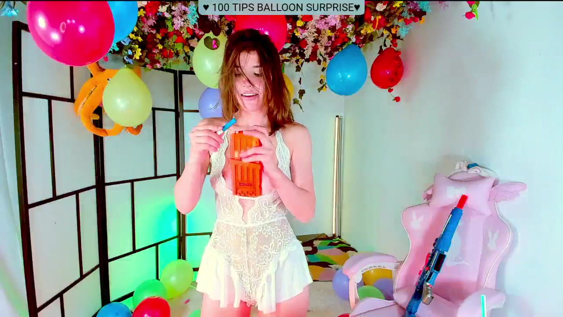 Gallery image thumbnail from Agostinha_Red's myfreecams stream on, 11/10/2024, 23:33 image 13 of 20
