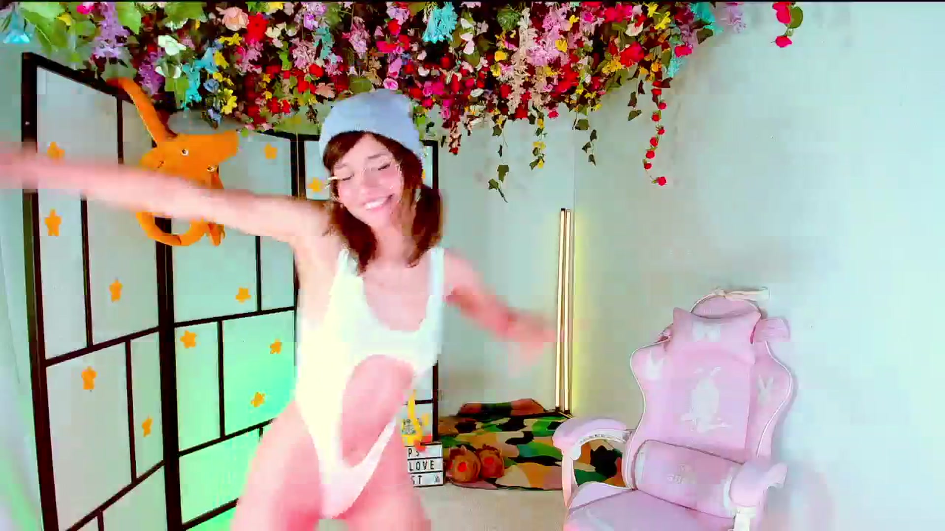 Gallery image thumbnail from Agostinha_Red's myfreecams stream on, 11/16/2024, 24:39 image 11 of 20