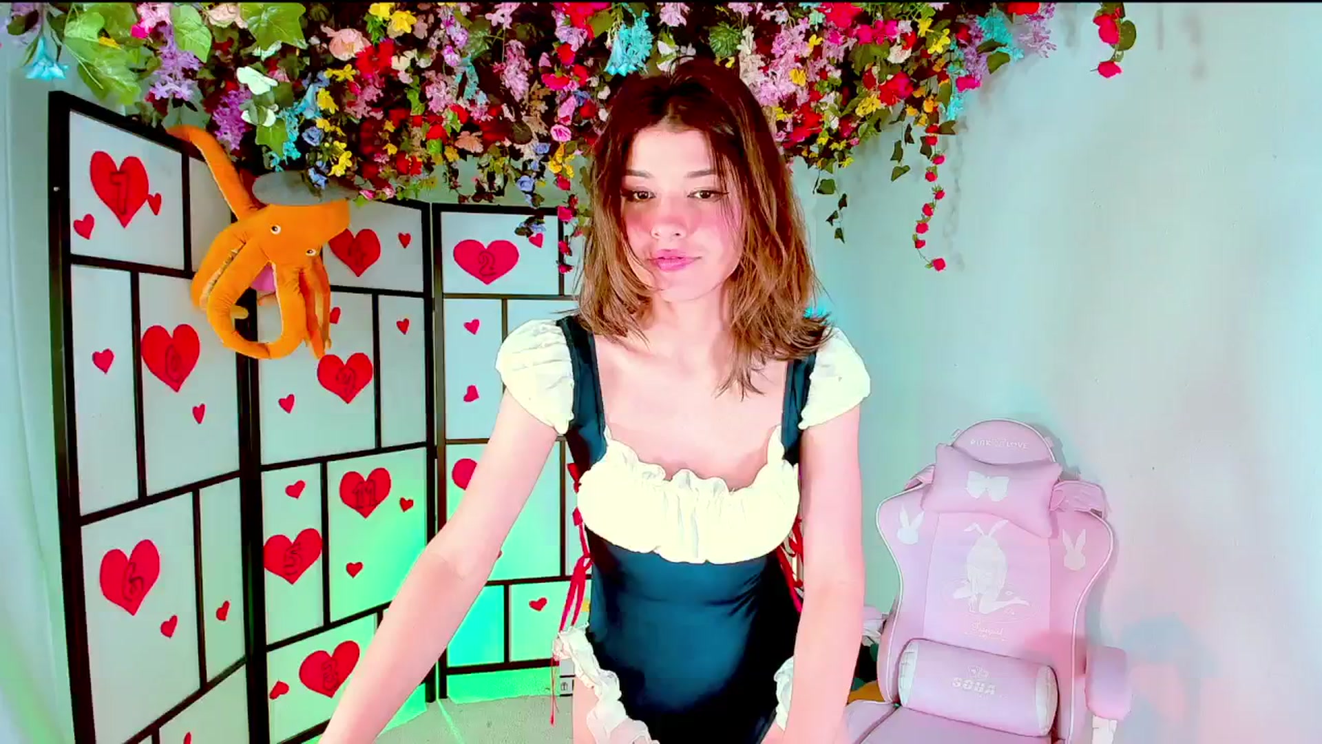 Gallery image thumbnail from Agostinha_Red's myfreecams stream on, 11/19/2024, 16:59 image 5 of 20