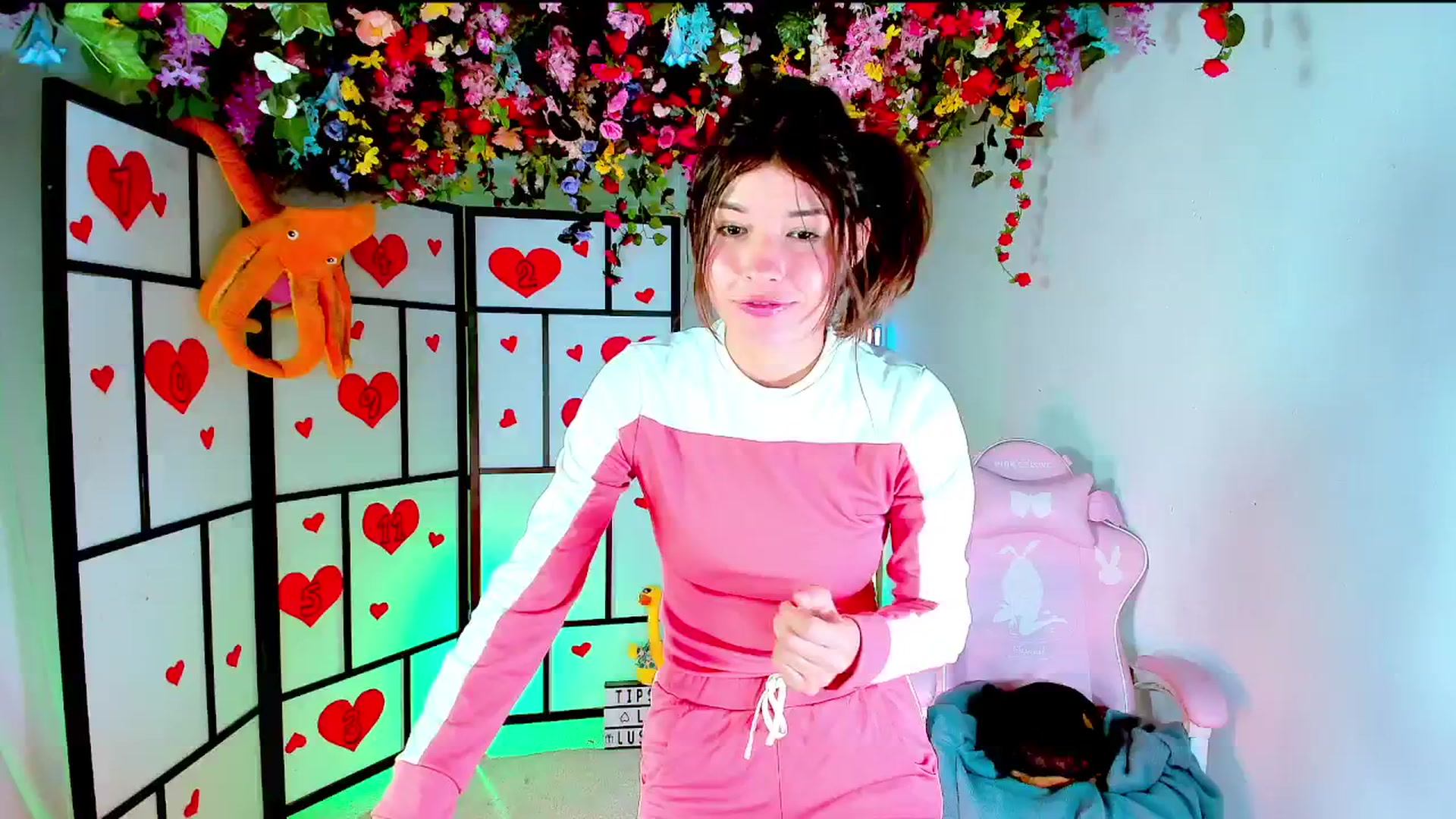 Gallery image thumbnail from Agostinha_Red's myfreecams stream on, 11/22/2024, 16:38 image 9 of 20