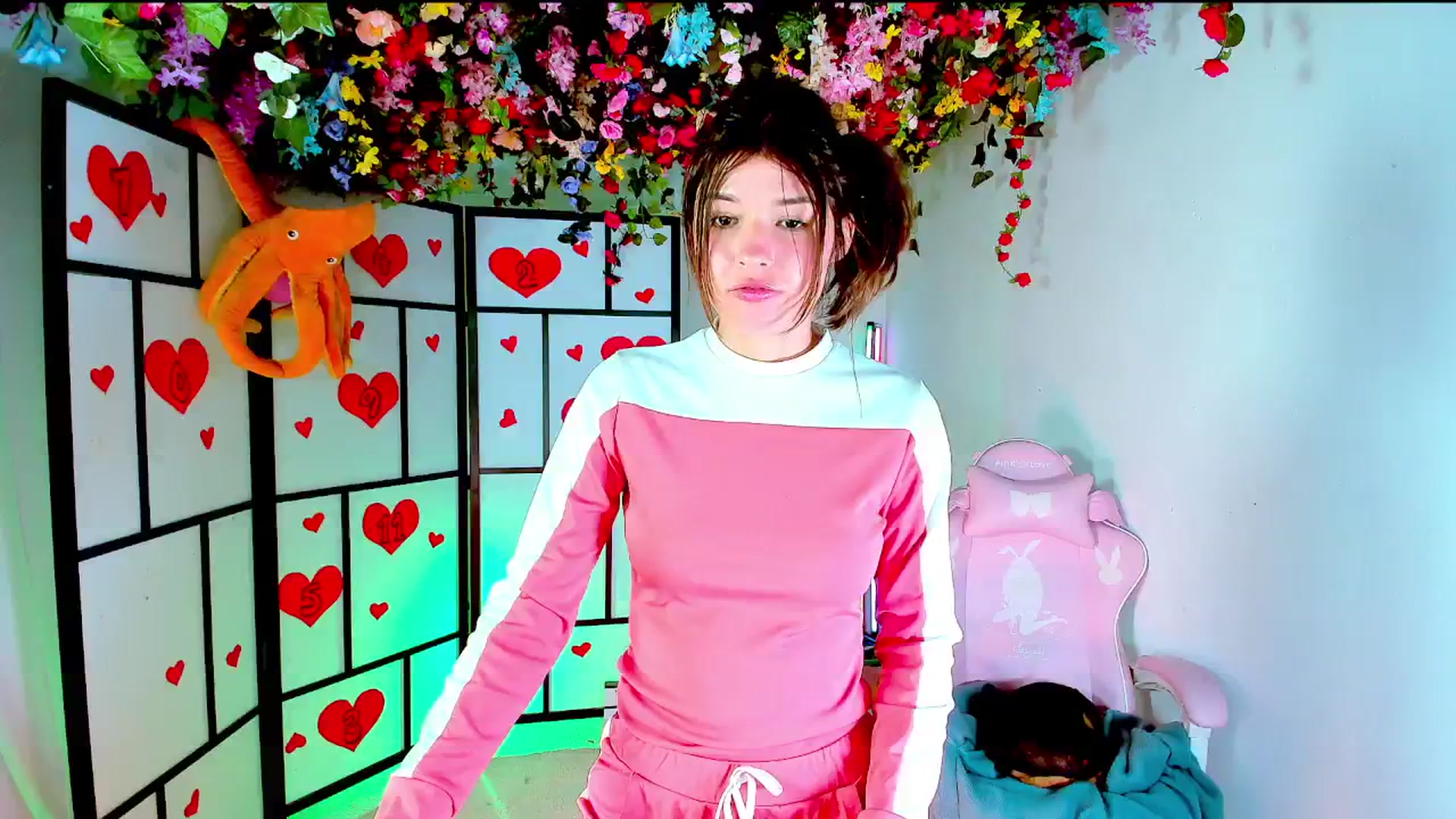 Gallery image thumbnail from Agostinha_Red's myfreecams stream on, 11/22/2024, 16:38 image 7 of 20