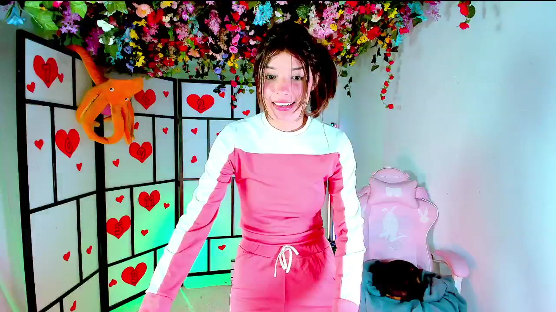 Gallery image thumbnail from Agostinha_Red's myfreecams stream on, 11/22/2024, 16:38 image 13 of 20