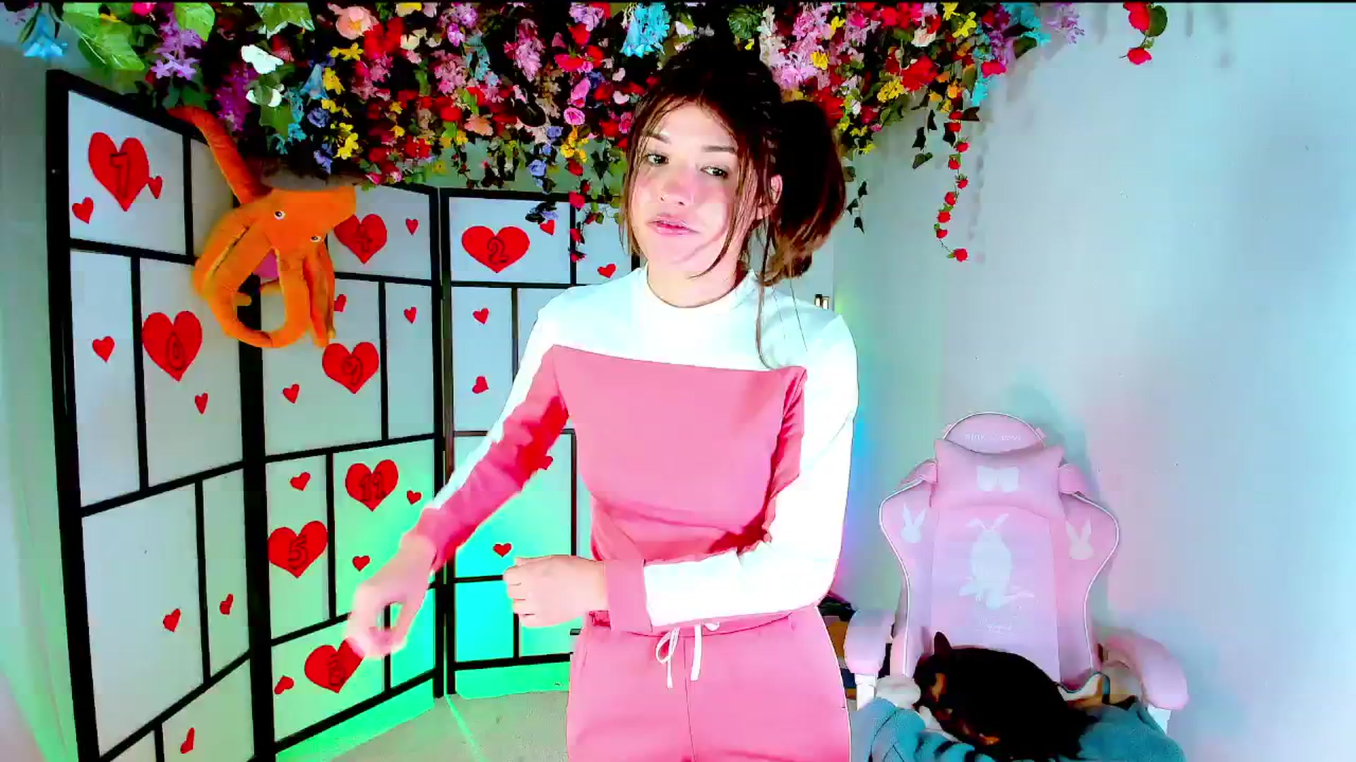 Gallery image thumbnail from Agostinha_Red's myfreecams stream on, 11/22/2024, 18:11 image 5 of 20