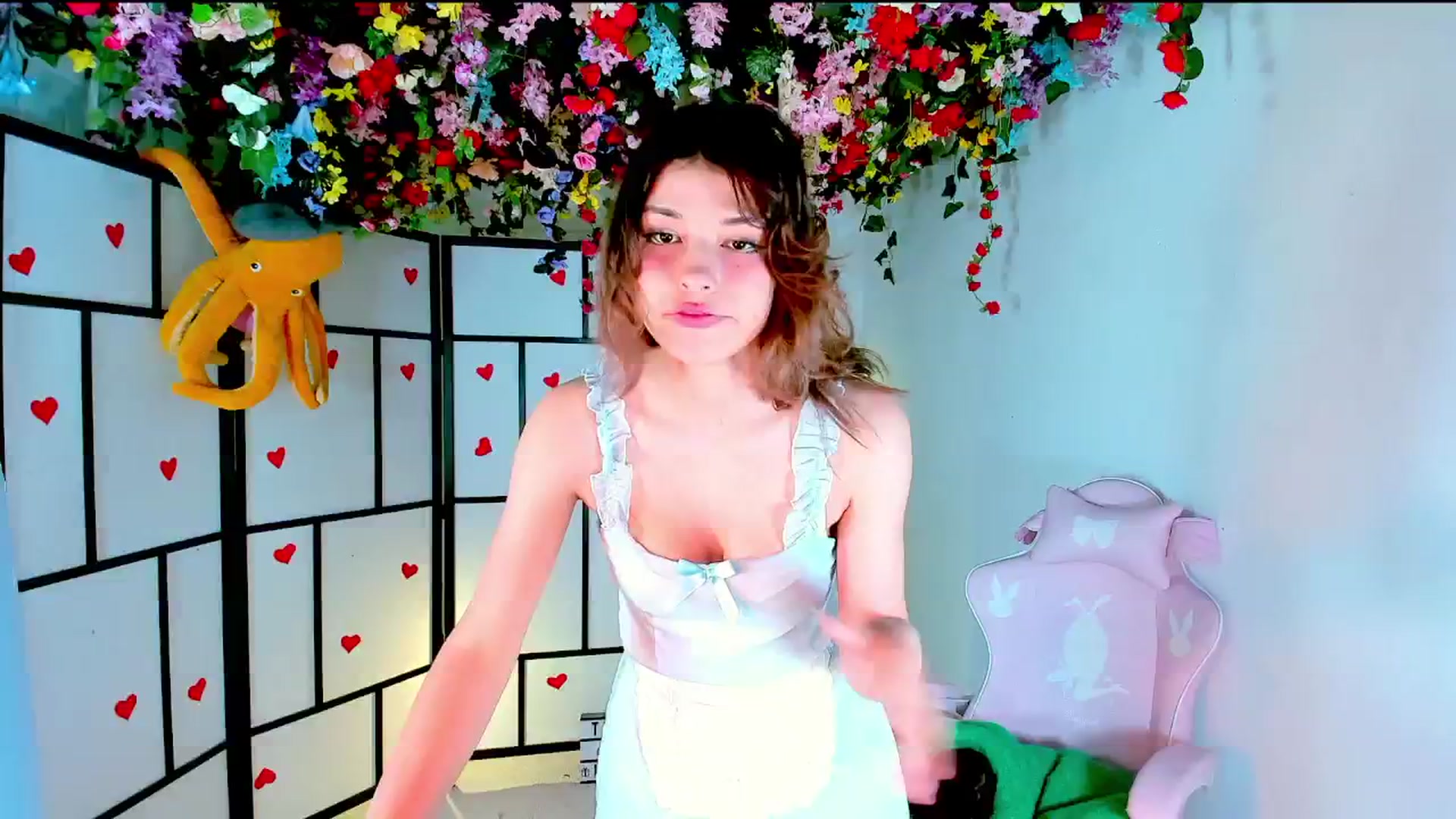Gallery image thumbnail from Agostinha_Red's myfreecams stream on, 11/26/2024, 17:54 image 6 of 20