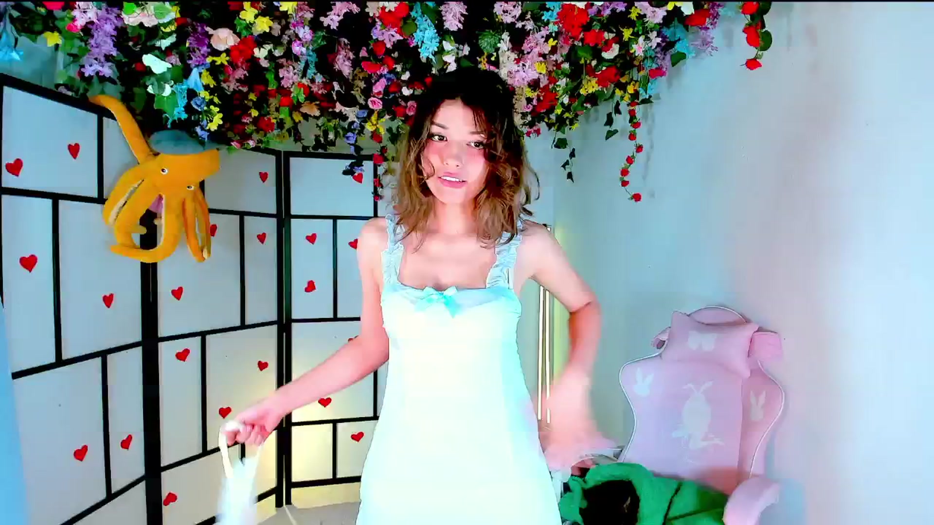 Gallery image thumbnail from Agostinha_Red's myfreecams stream on, 11/26/2024, 17:54 image 16 of 20