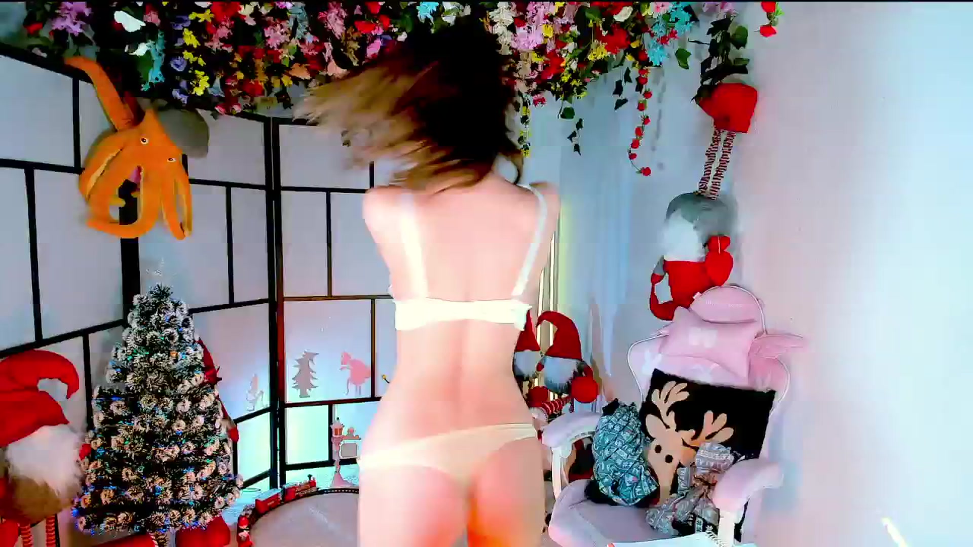 Gallery image thumbnail from Agostinha_Red's myfreecams stream on, 12/12/2024, 22:48 image 12 of 20