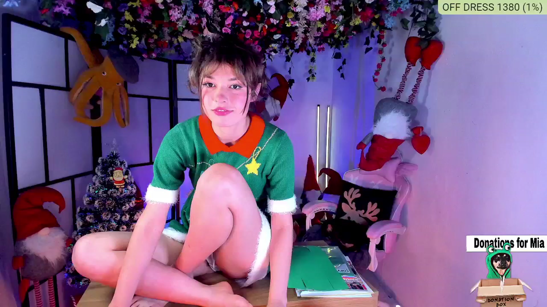 Gallery image thumbnail from Agostinha_Red's myfreecams stream on, 12/22/2024, 20:12 image 18 of 20