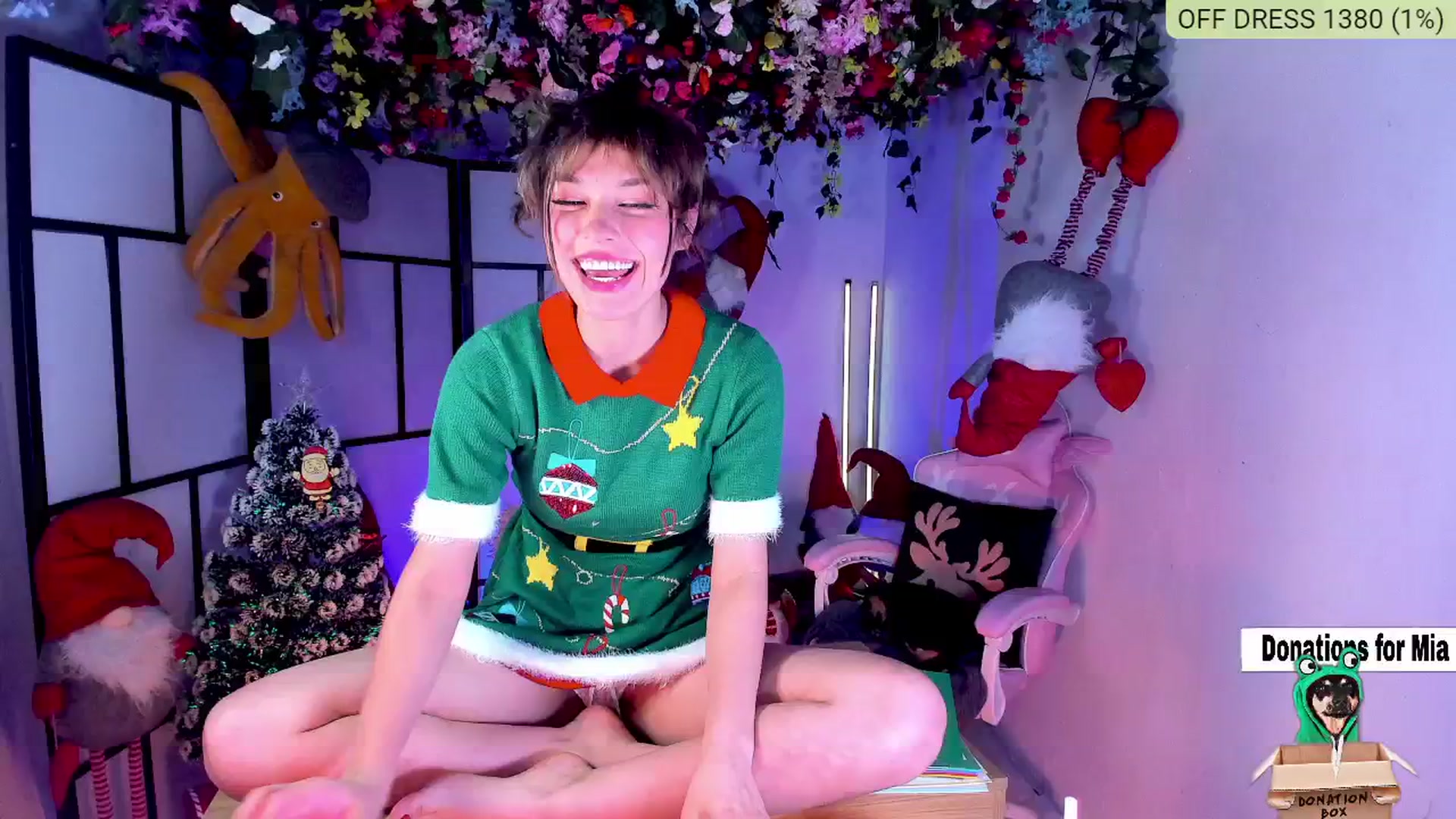 Gallery image thumbnail from Agostinha_Red's myfreecams stream on, 12/22/2024, 20:12 image 12 of 20